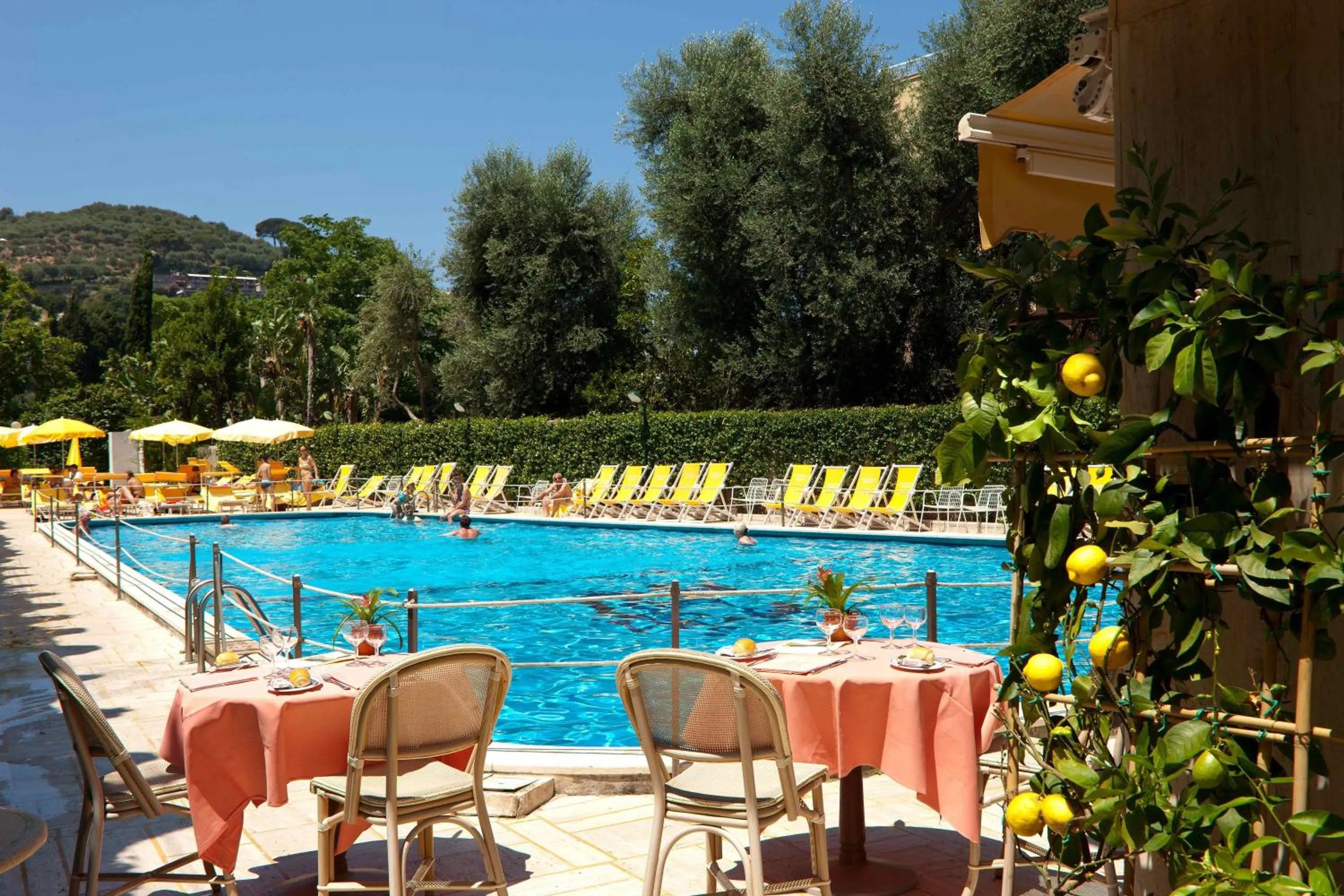 Swimming pool in Hotel Continental