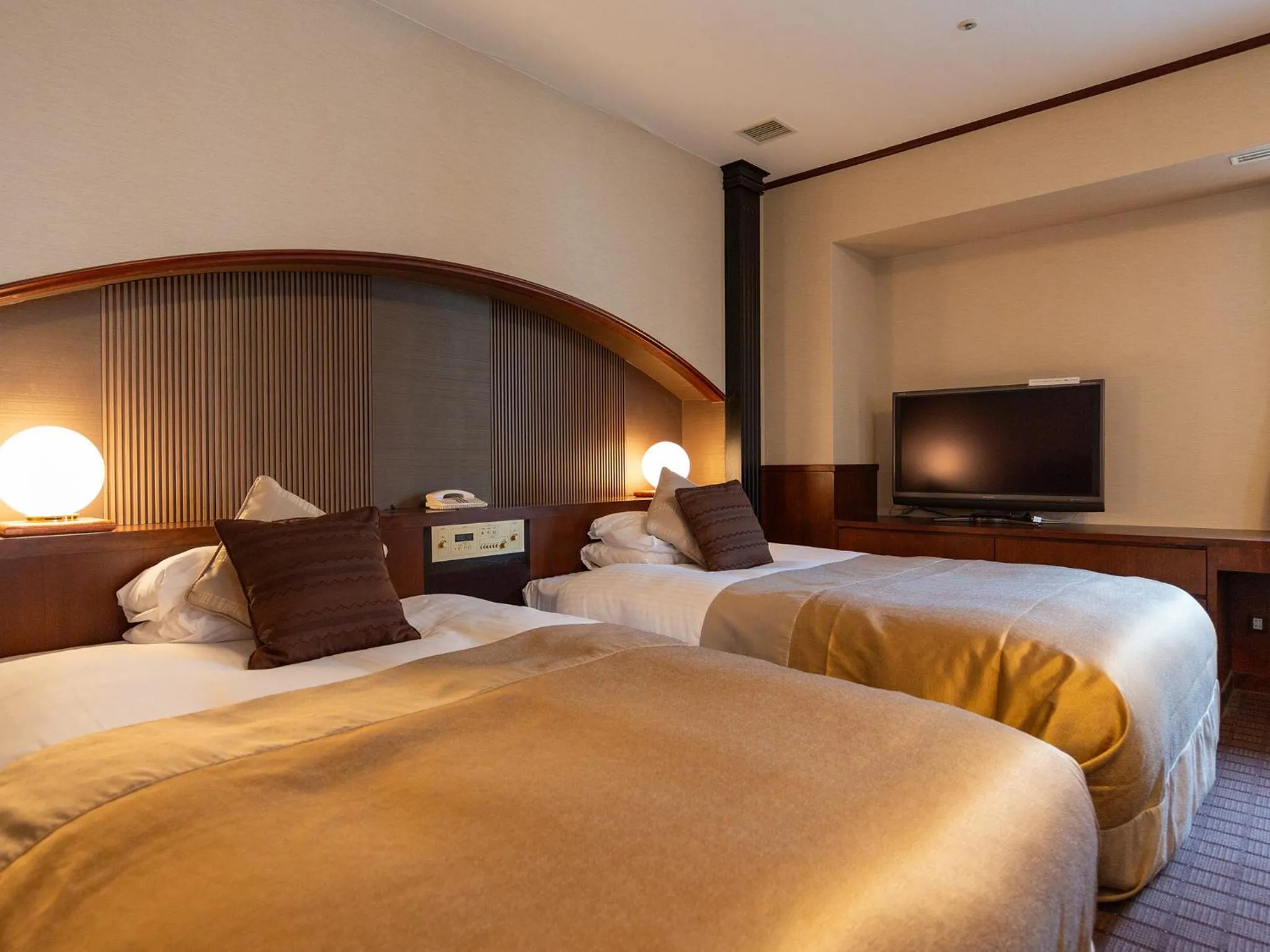 Photo of the whole room, Bed in Shibuya Creston Hotel