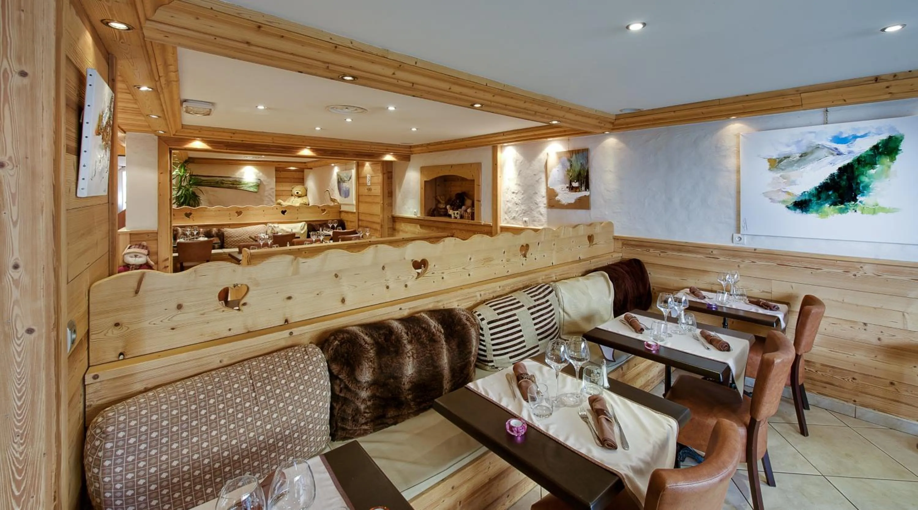 Restaurant/places to eat in Hotel Du Commerce