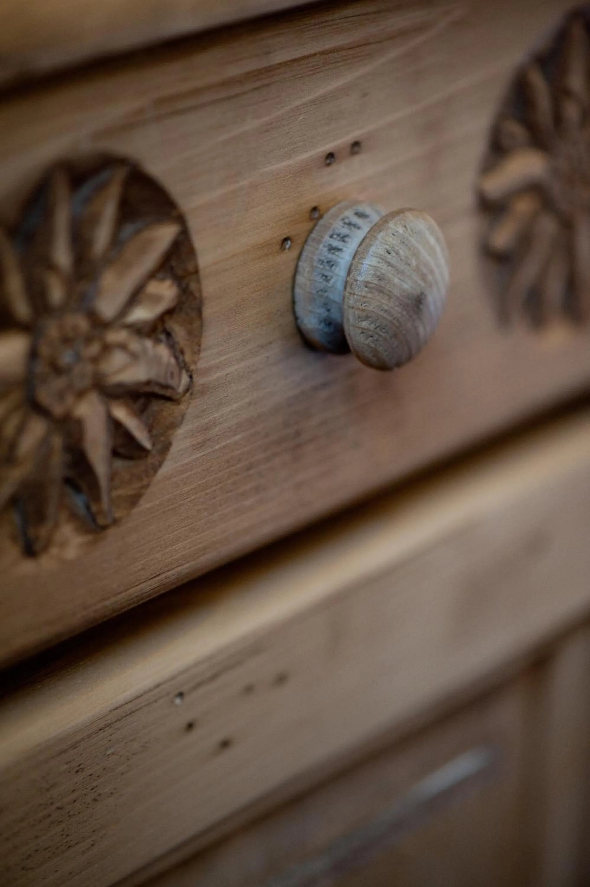 Decorative detail in Hotel Du Commerce