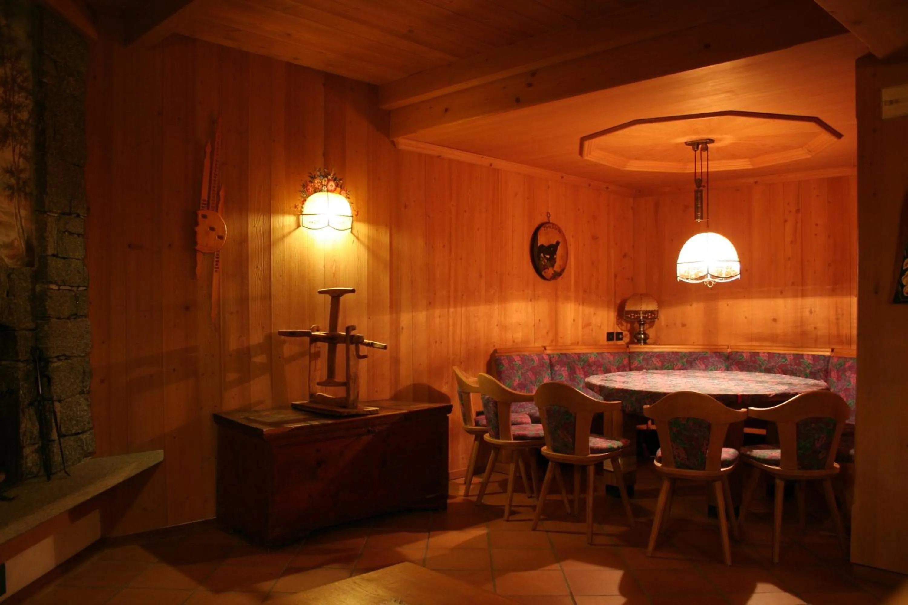 Nightclub / DJ in Hotel Milano