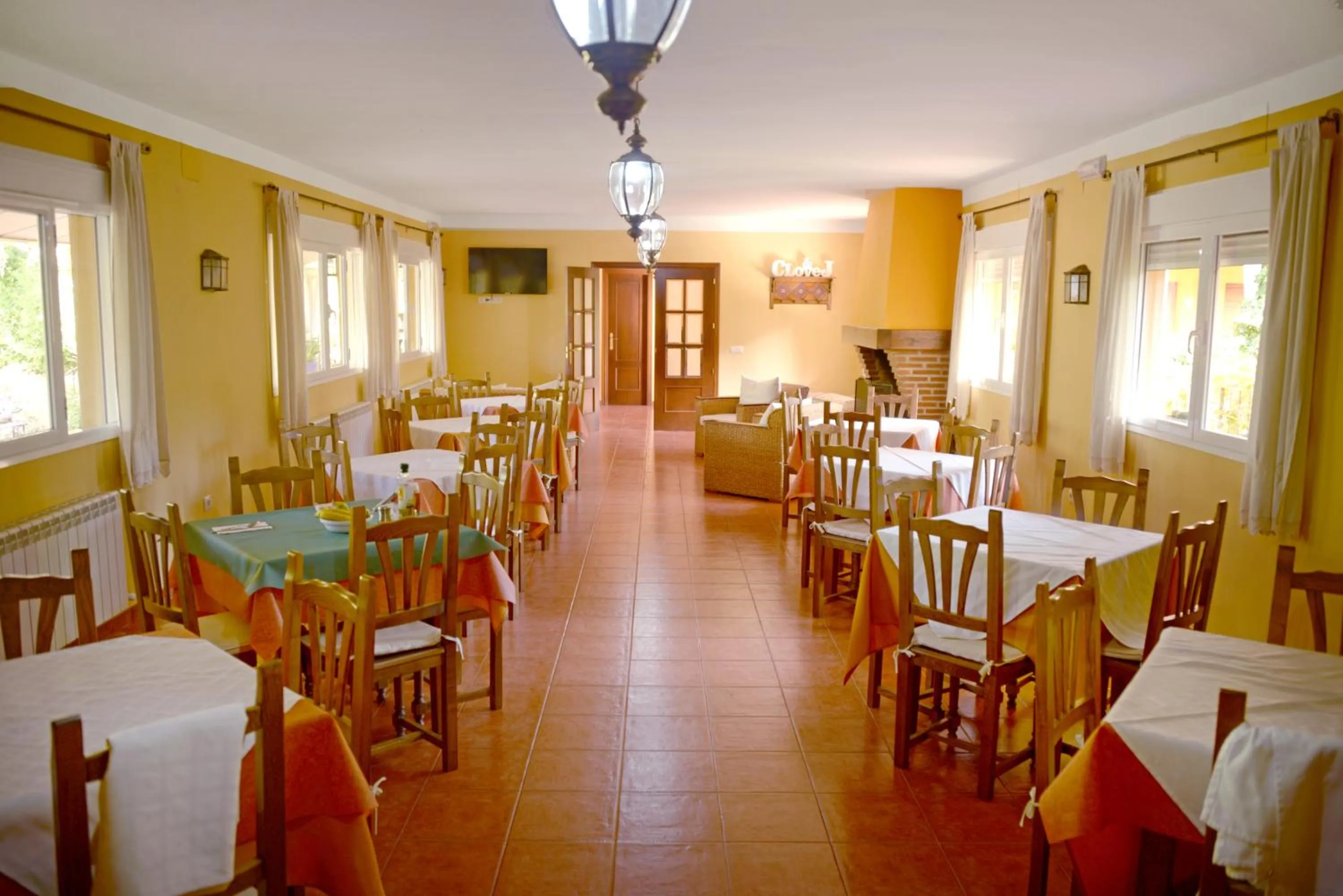 Restaurant/places to eat in Hotel Rural El Retiro de San Pedro by RetiroRural