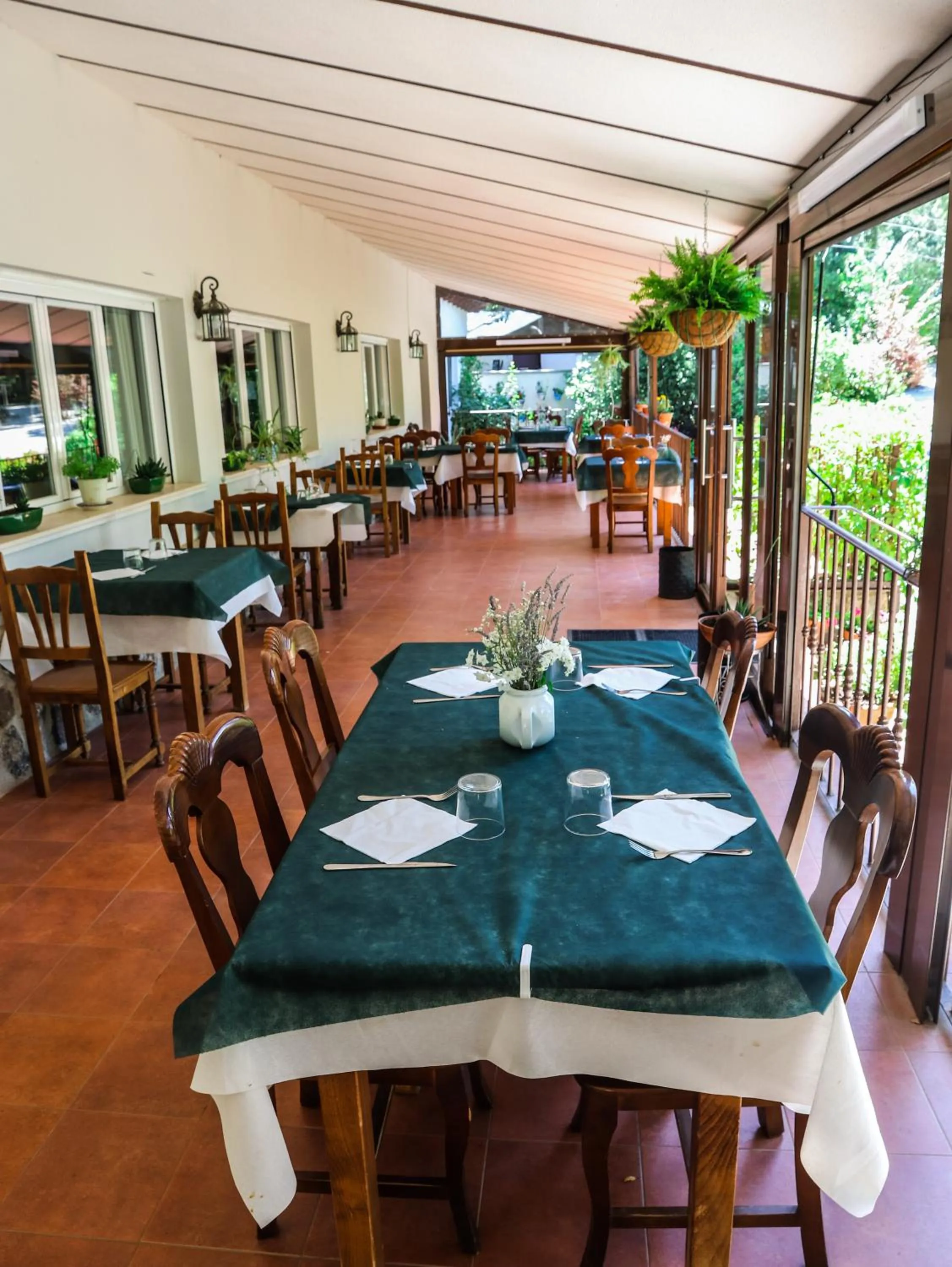 Restaurant/places to eat in Hotel Rural El Retiro de San Pedro by RetiroRural