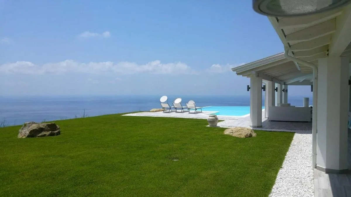 White Club Residence