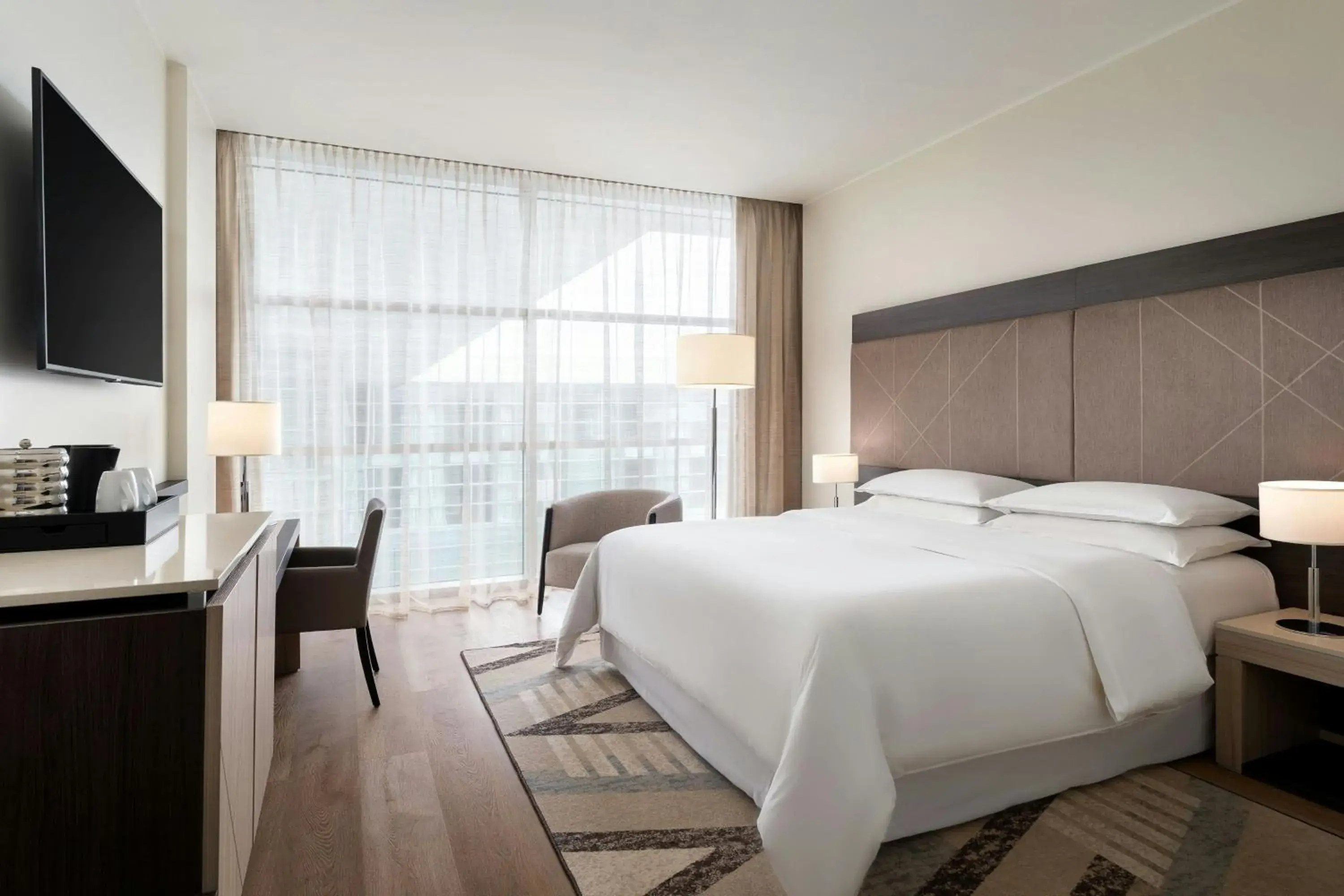 Classic King Room in Sheraton Milan Malpensa Airport Hotel & Conference Centre Classic King Room in Sheraton Milan Malpensa Airport Hotel & Conference Centre