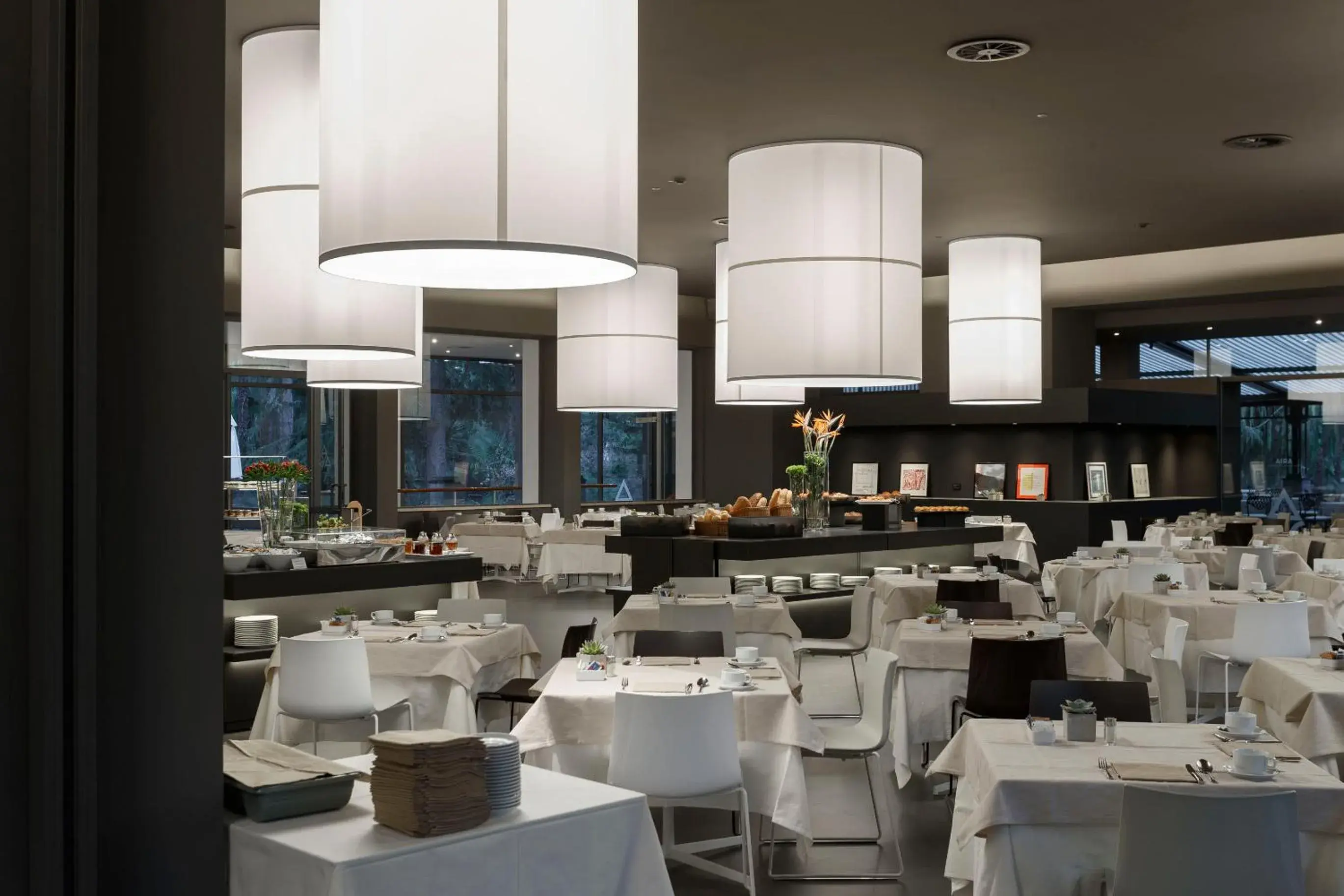 Restaurant/places to eat in Du Lac Et Du Parc Grand Resort Restaurant/places to eat in Du Lac Et Du Parc Grand Resort