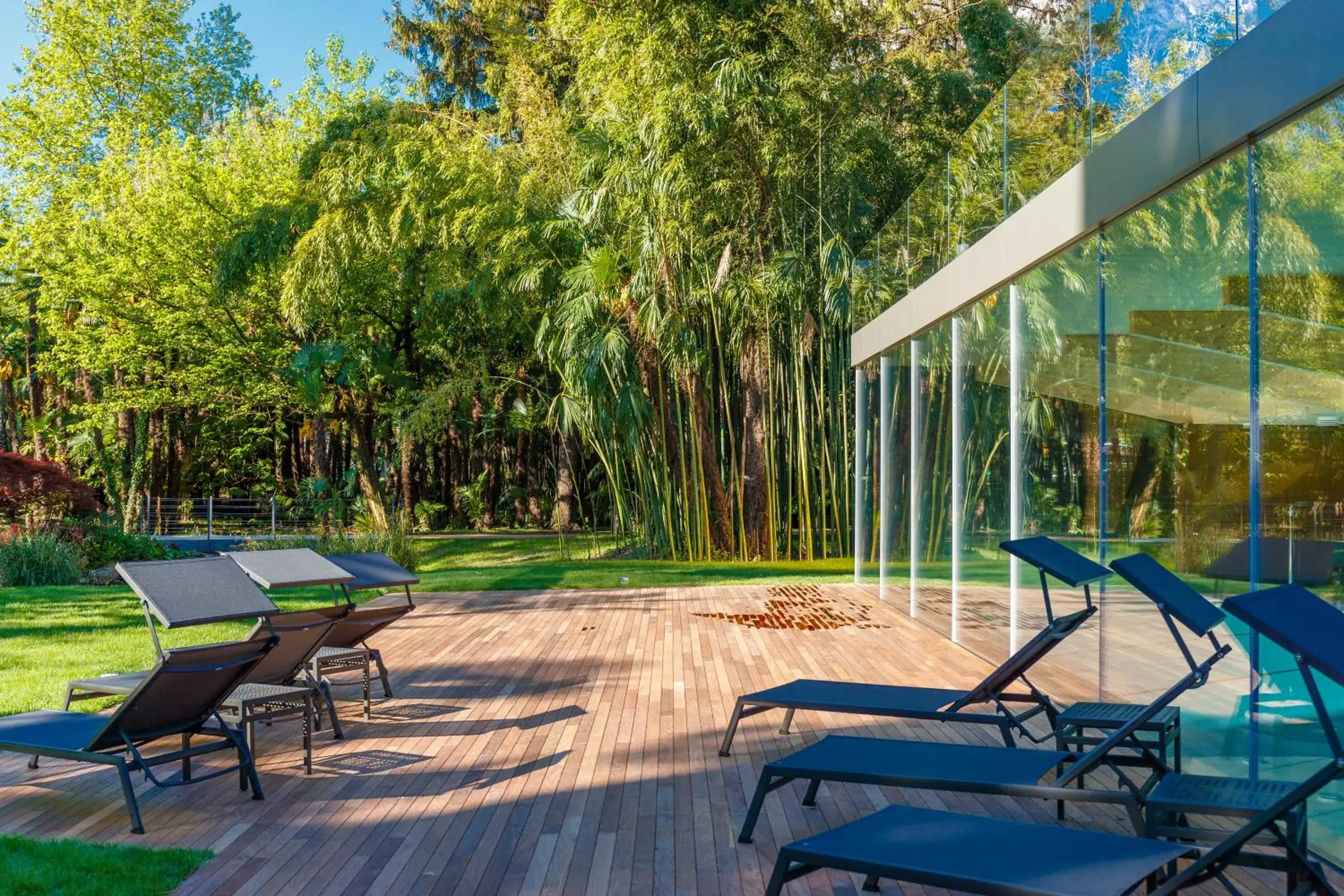 Swimming pool in Du Lac Et Du Parc Grand Resort Swimming pool in Du Lac Et Du Parc Grand Resort