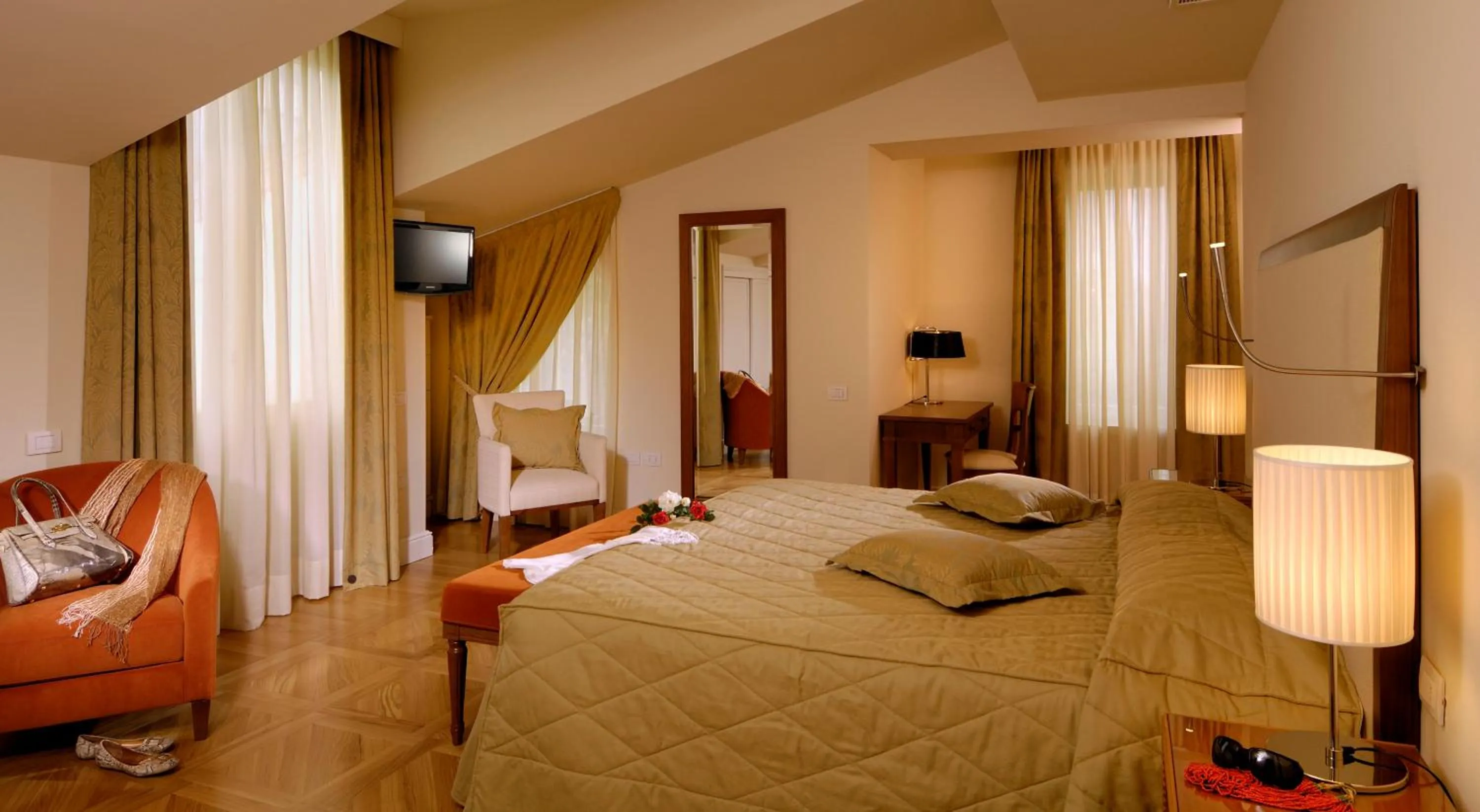 Bedroom, Bed in Du Lac Et Du Parc Grand Resort