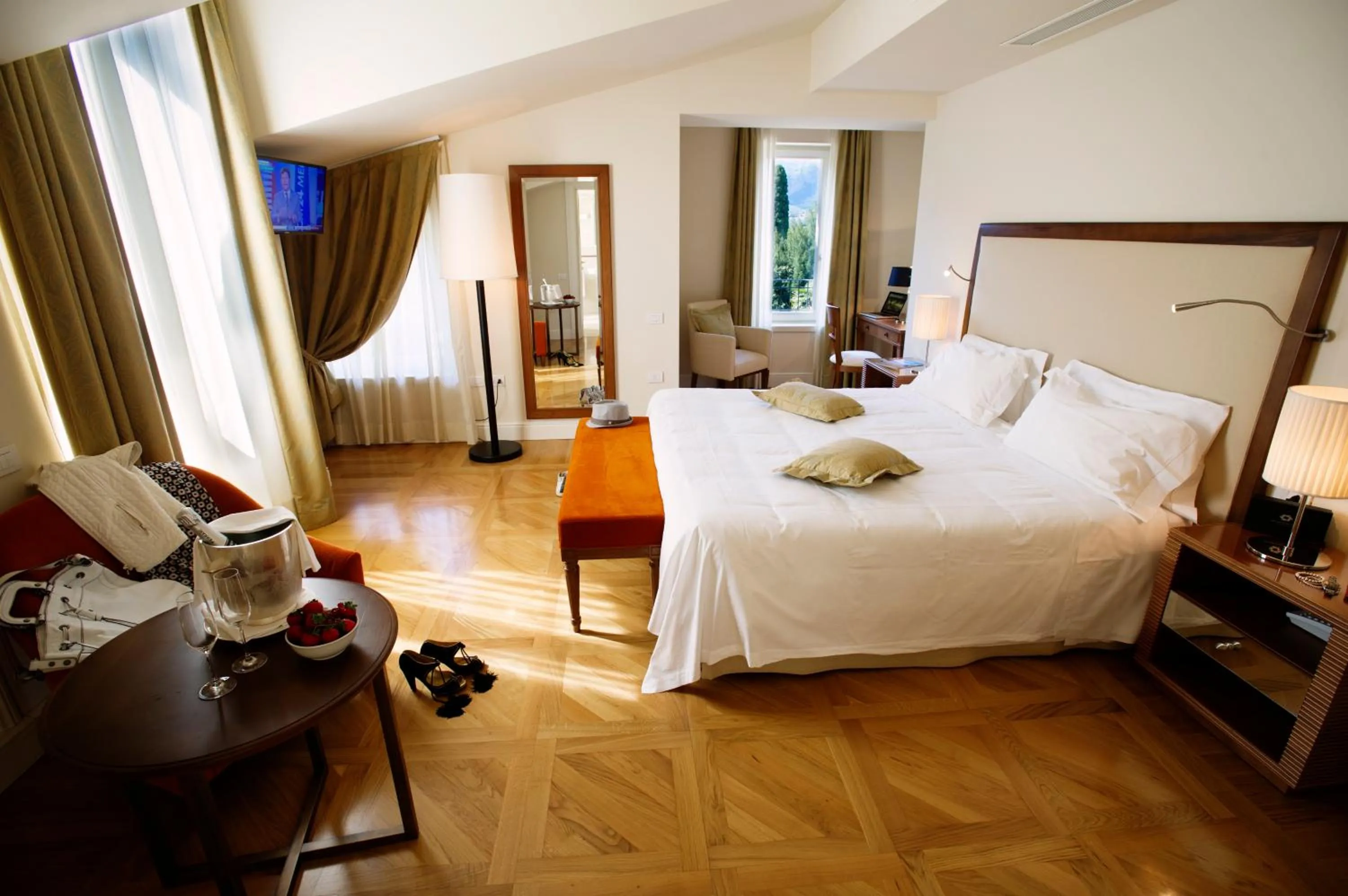 Bedroom, Bed in Du Lac Et Du Parc Grand Resort