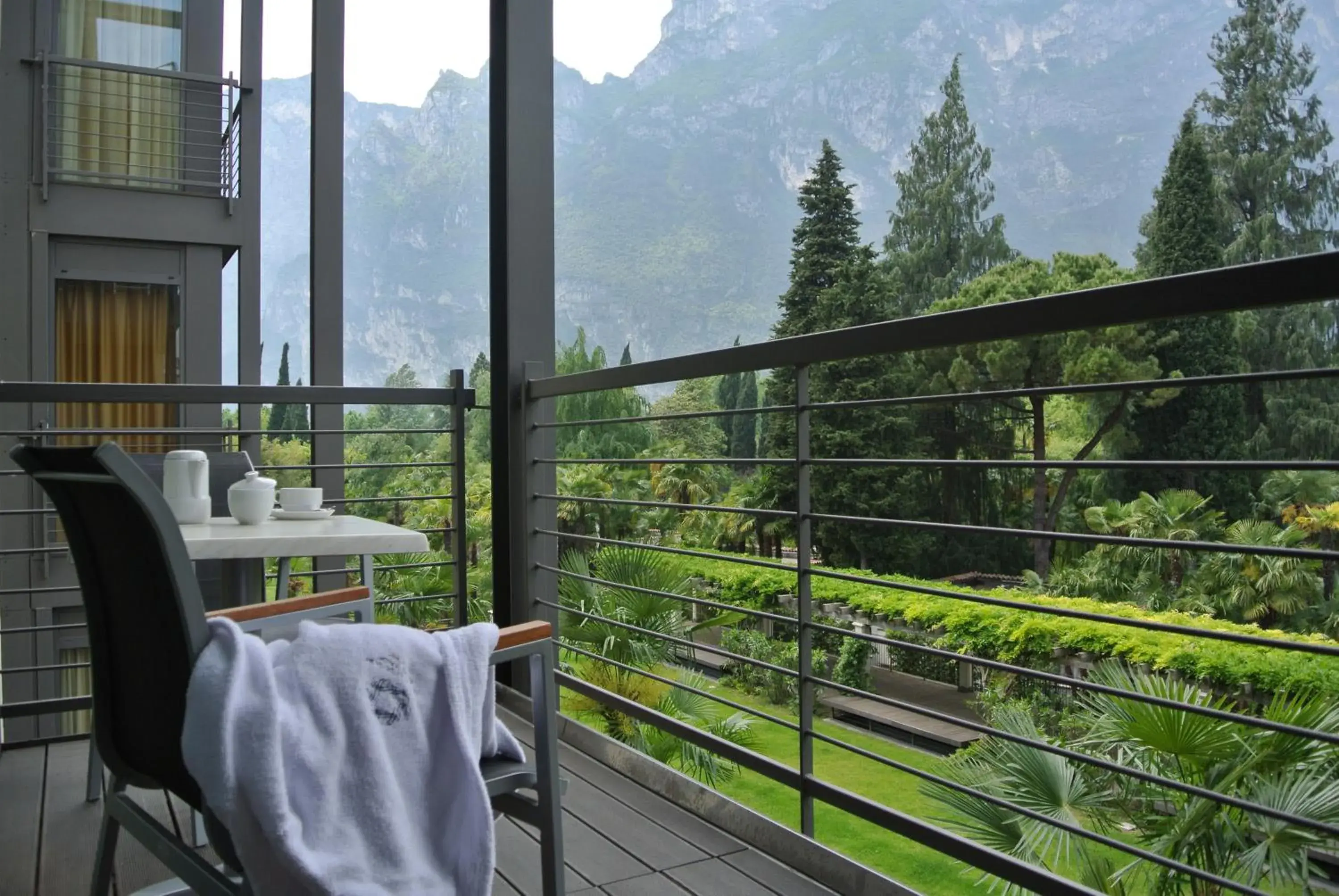 Garden view in Du Lac Et Du Parc Grand Resort Garden view in Du Lac Et Du Parc Grand Resort