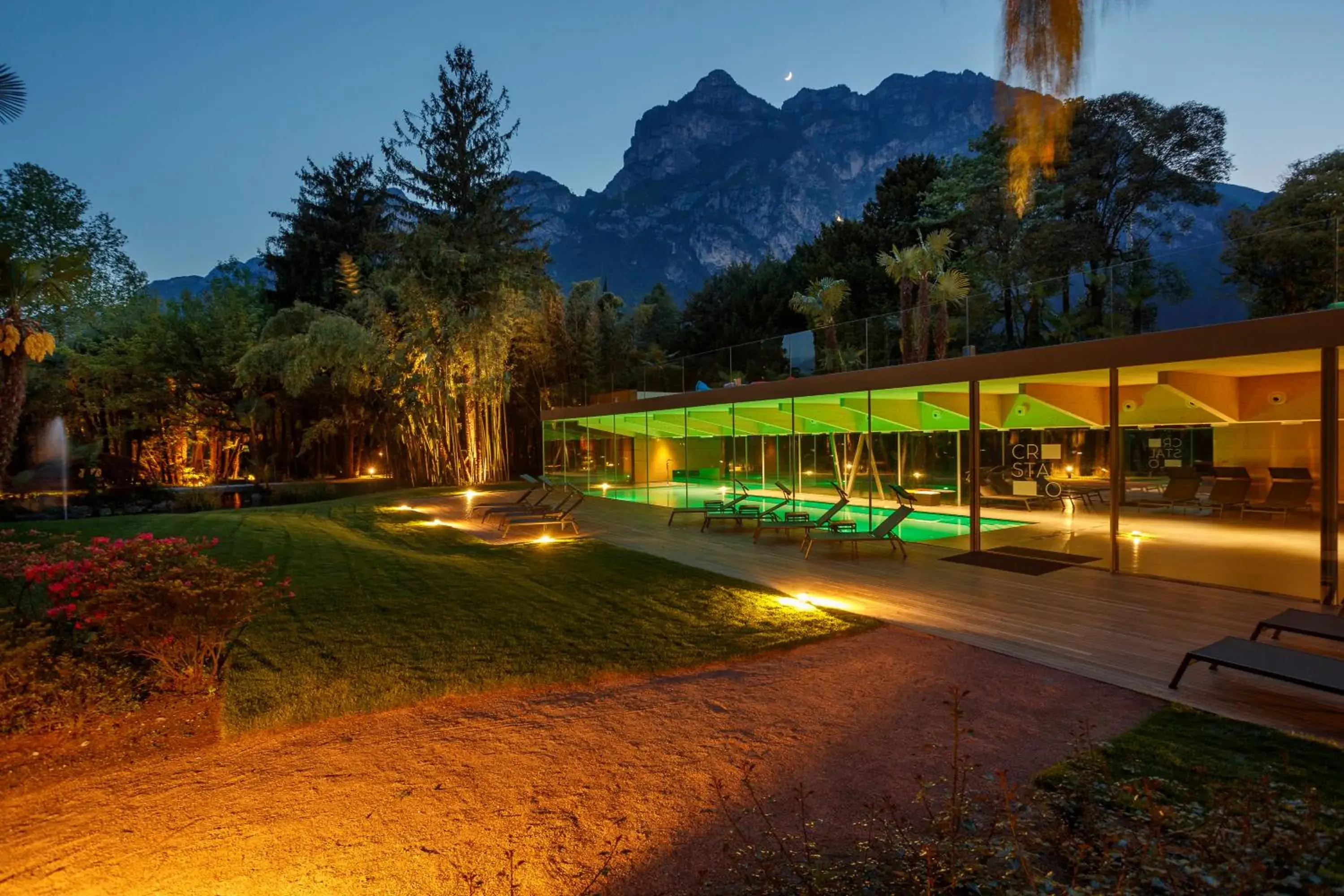 Swimming pool in Du Lac Et Du Parc Grand Resort Swimming pool in Du Lac Et Du Parc Grand Resort
