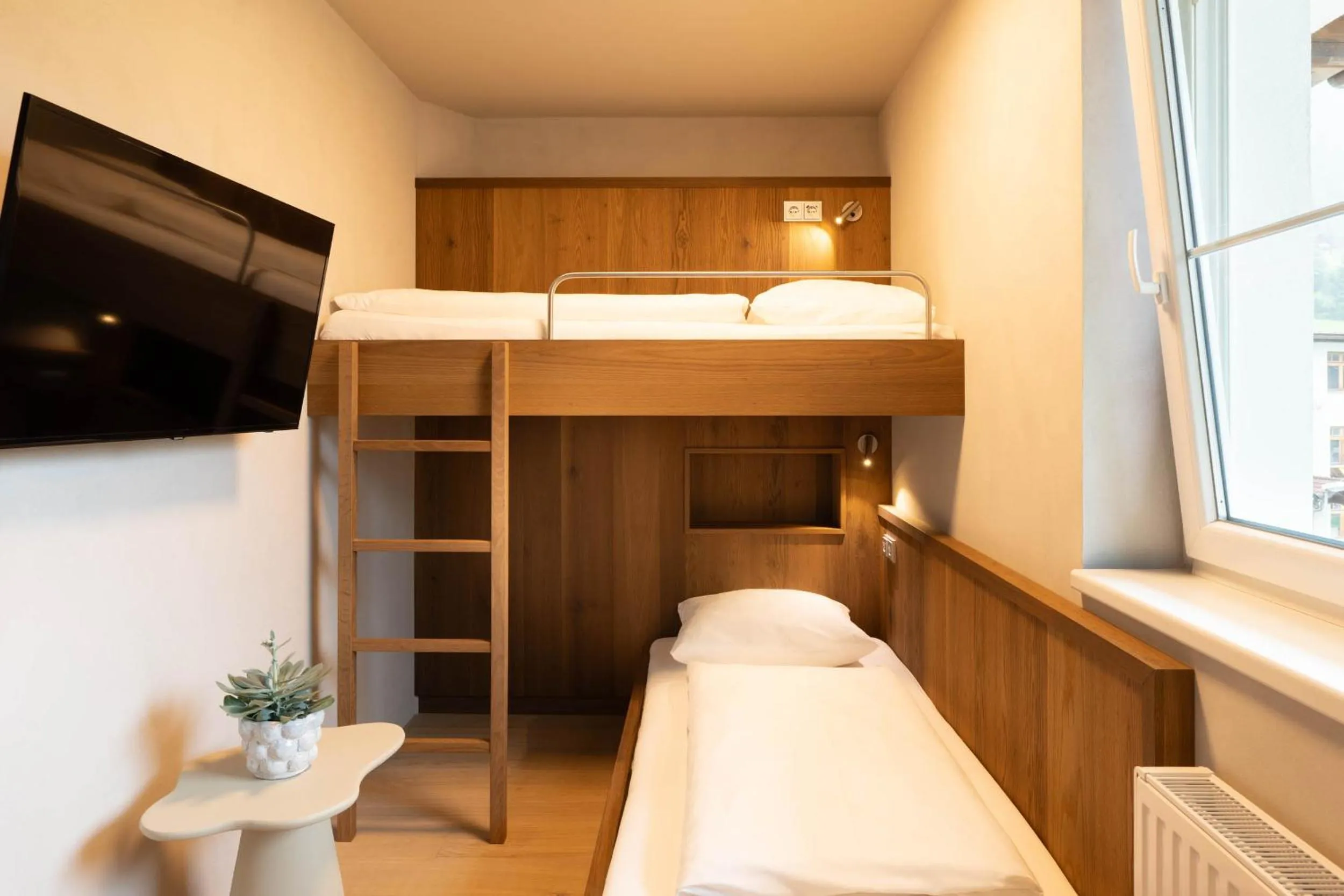 children, Bed in Premium Activehotel Bergkönig