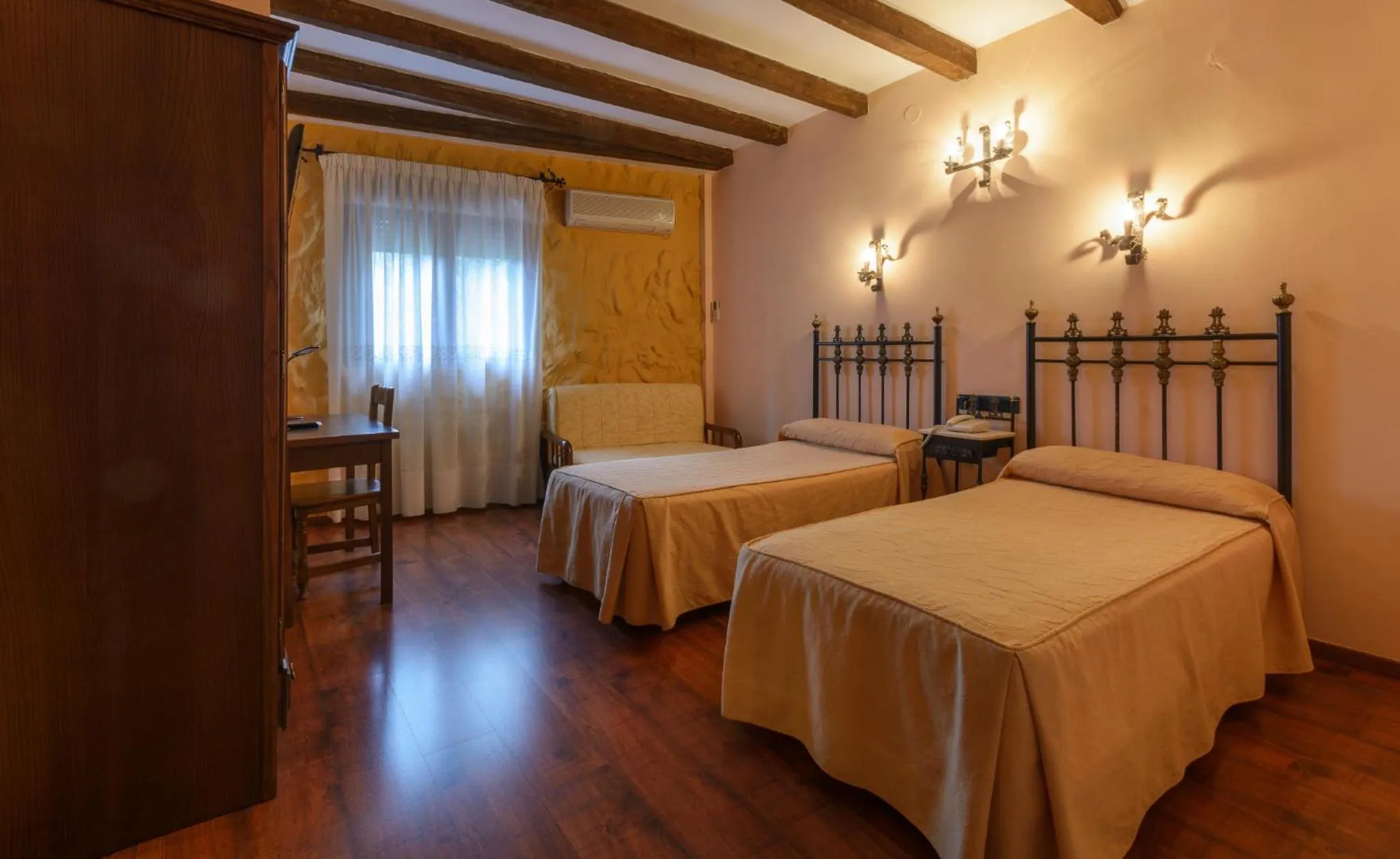 Photo of the whole room, Bed in Hotel Rural Los Angeles en Las Hurdes