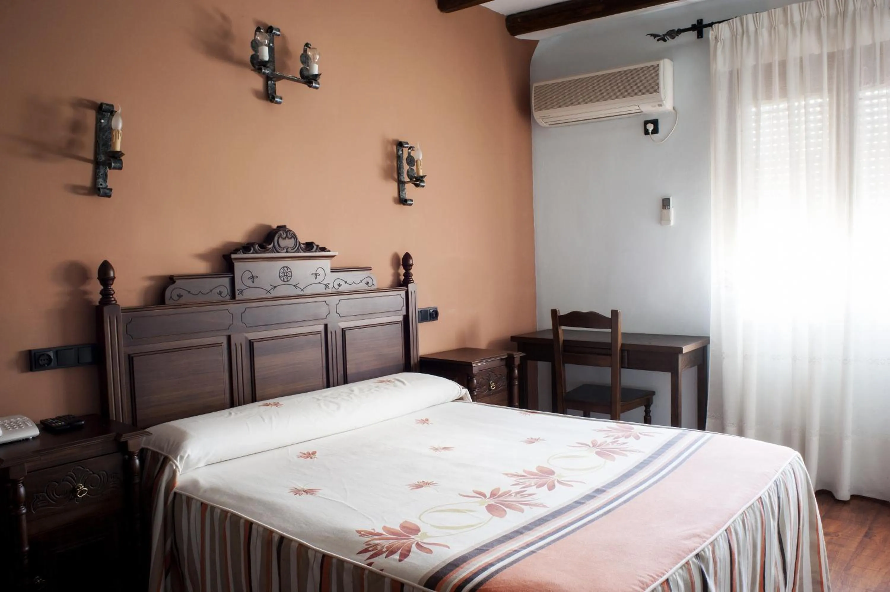 Photo of the whole room, Bed in Hotel Rural Los Angeles en Las Hurdes