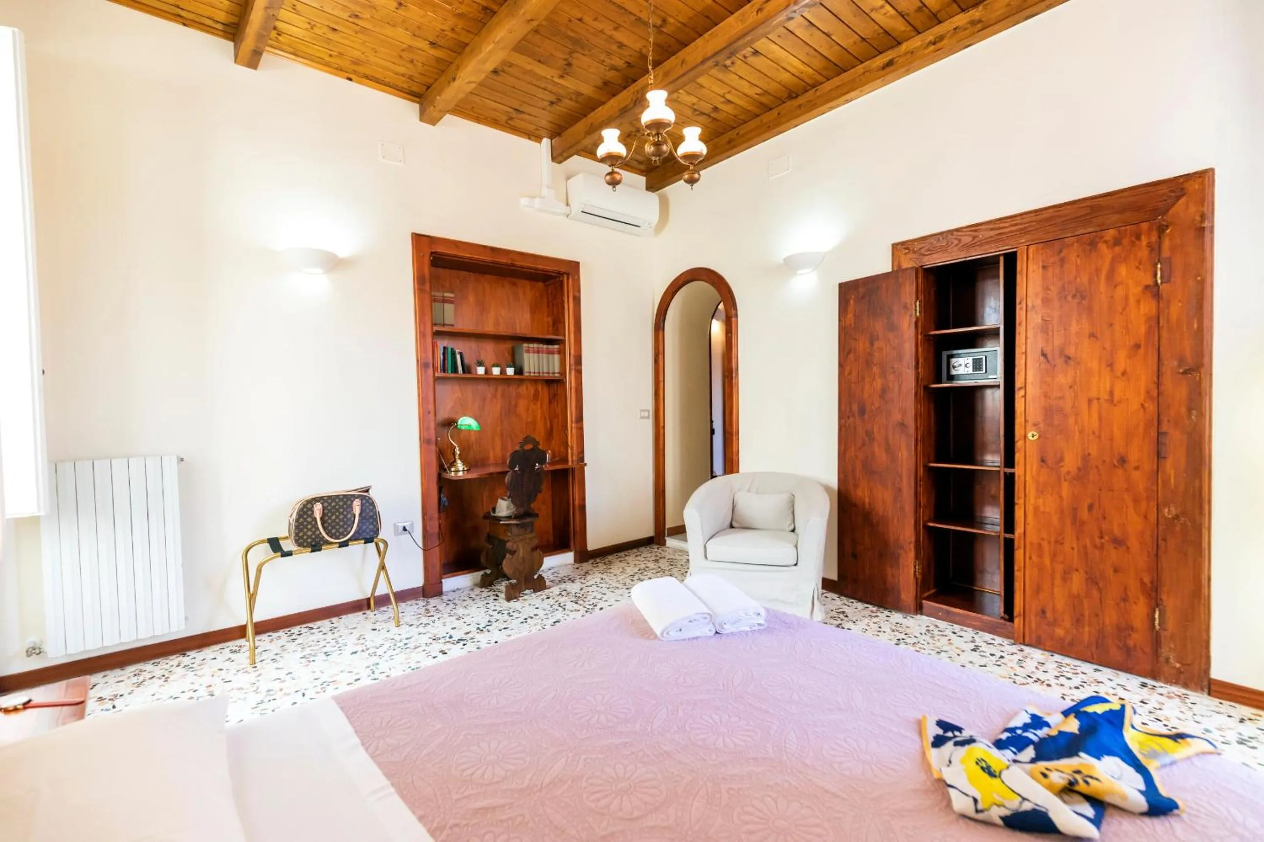 Bed in Suites Pastis Tropea - Boutique B&B by Kalavrìa Holidays
