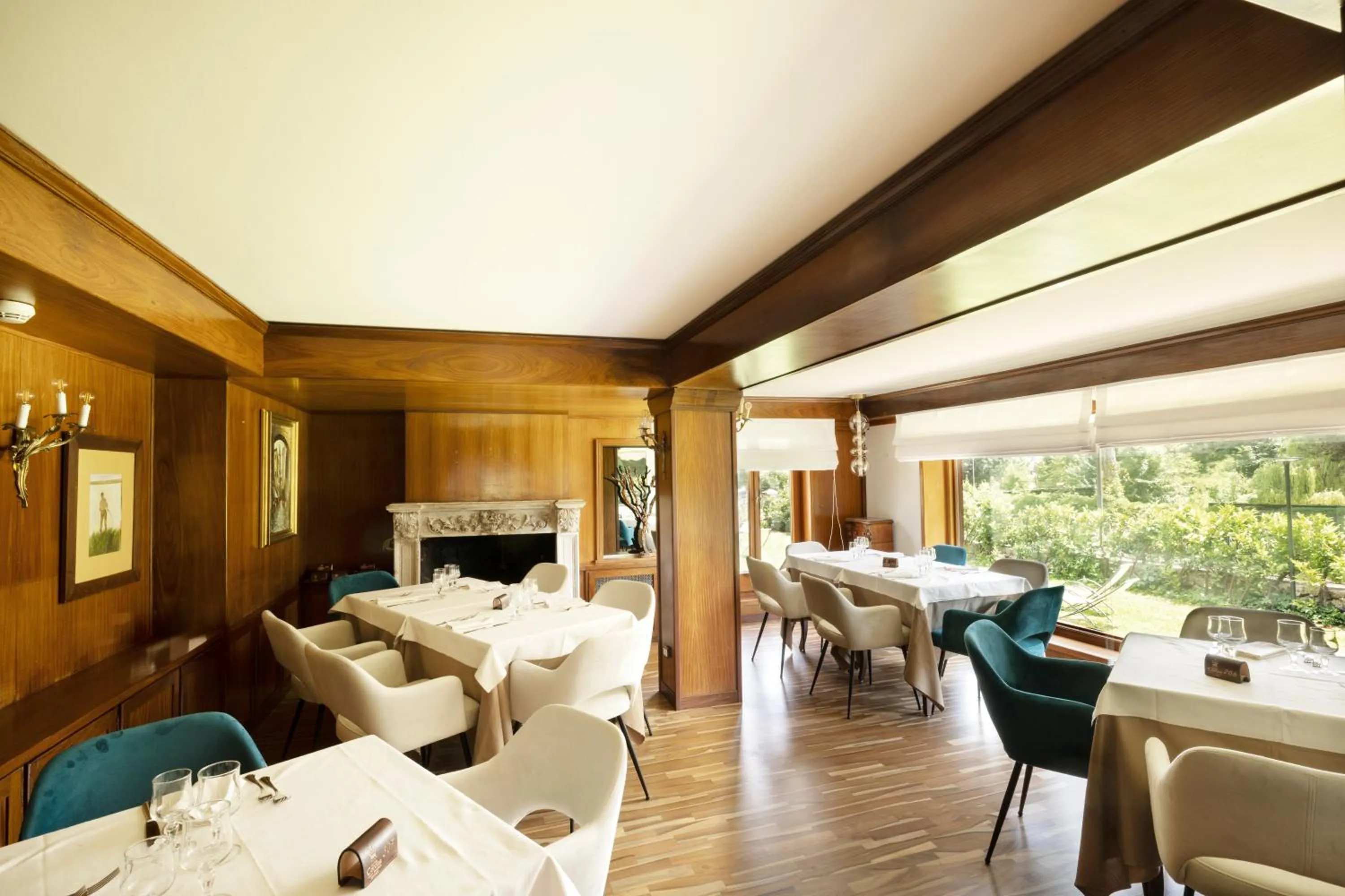 Restaurant/places to eat in Hotel Corona & Spa