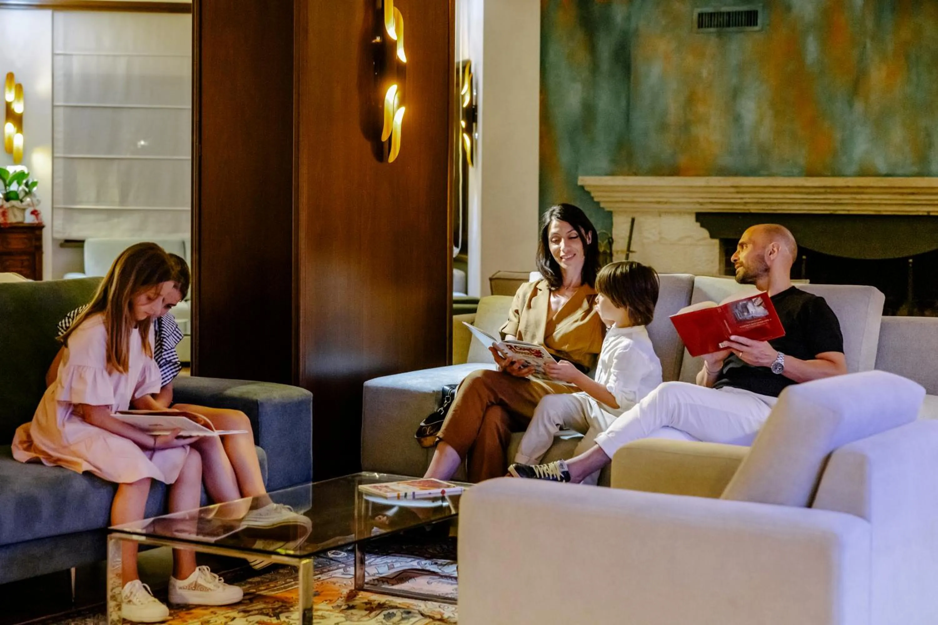 Lounge or bar in Hotel Corona & Spa