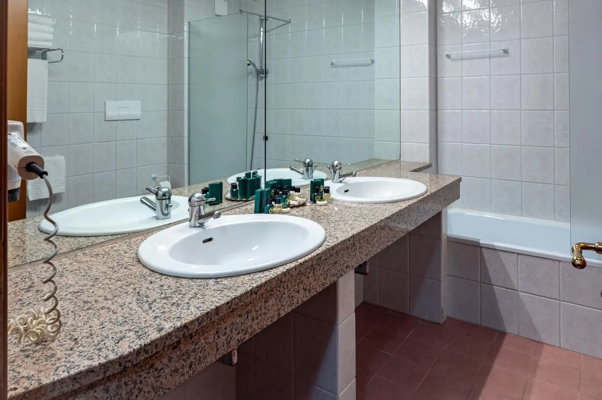 Superior Family Room in Hotel Corona & Spa Superior Family Room in Hotel Corona & Spa