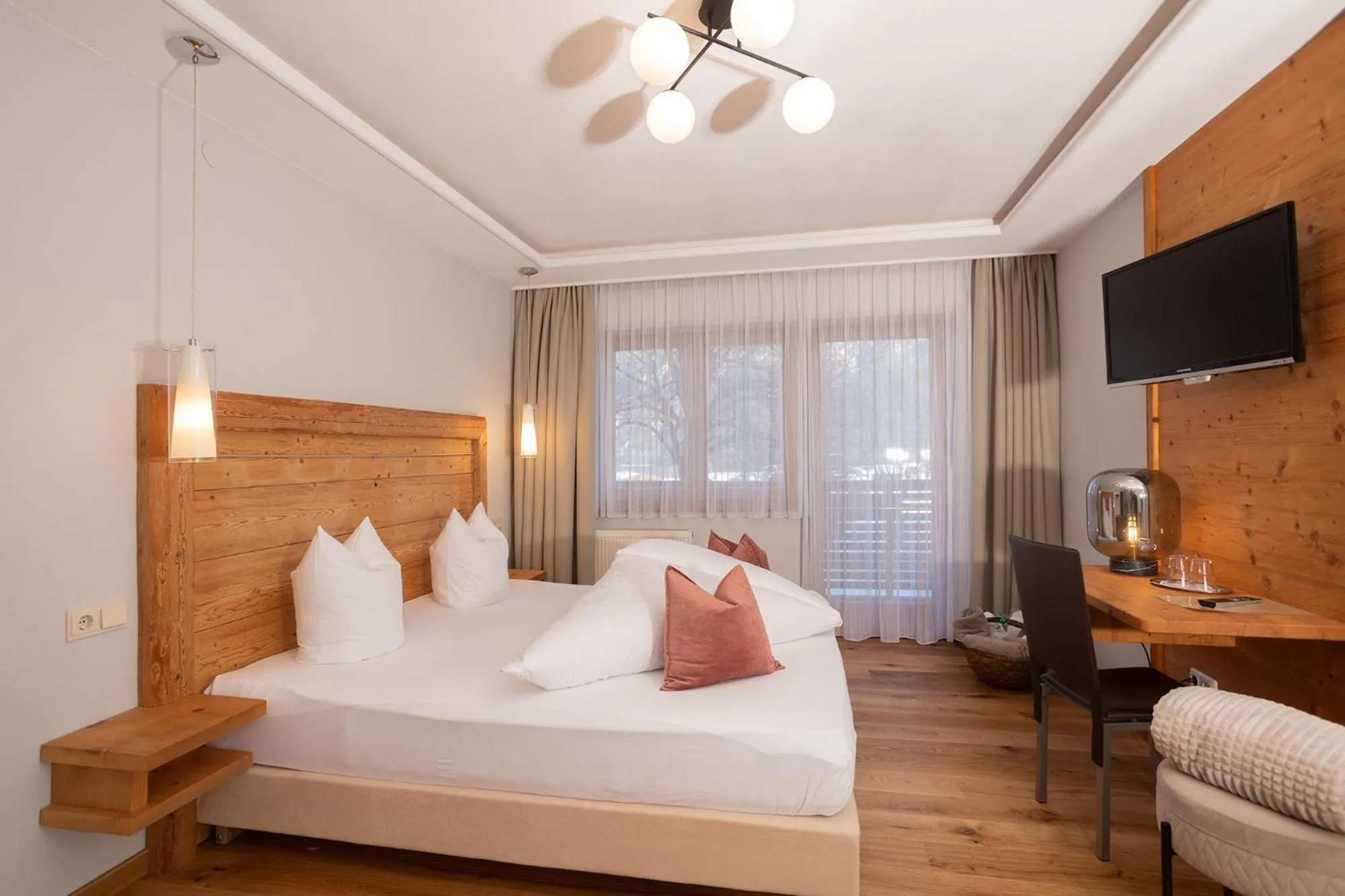 Bed in Hotel Garni Berghof