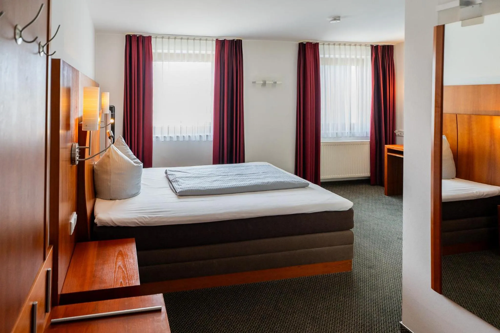 Photo of the whole room, Bed in Stadthotel Giengen