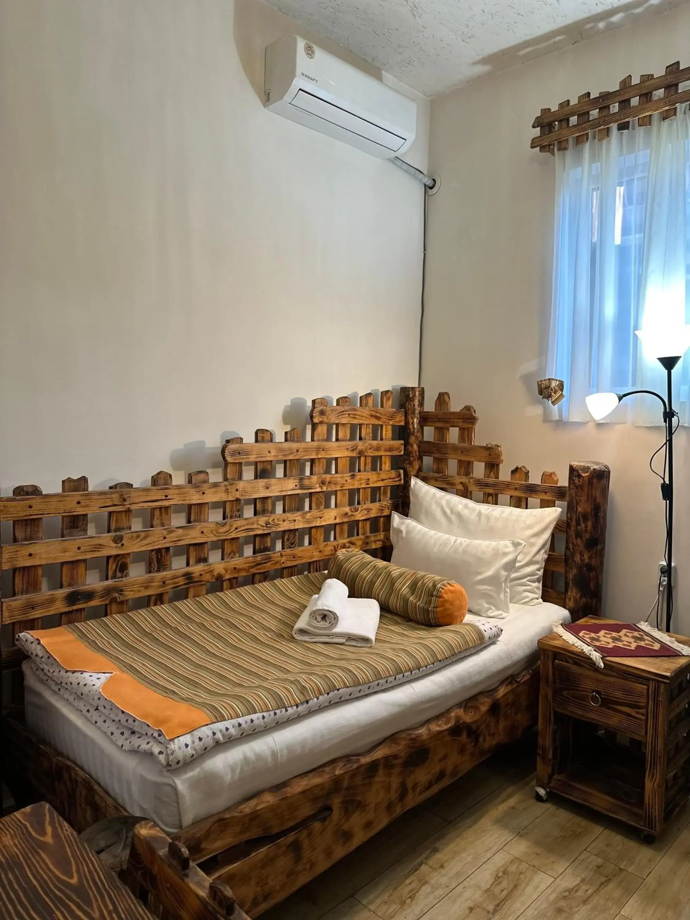 Single Room with Private Bathroom - single occupancy in Machanents Art Hotel Single Room with Private Bathroom - single occupancy in Machanents Art Hotel