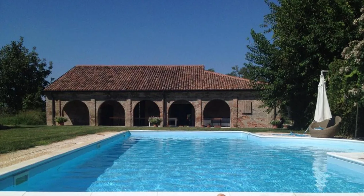 Swimming pool in B&B Corte Vo Grande