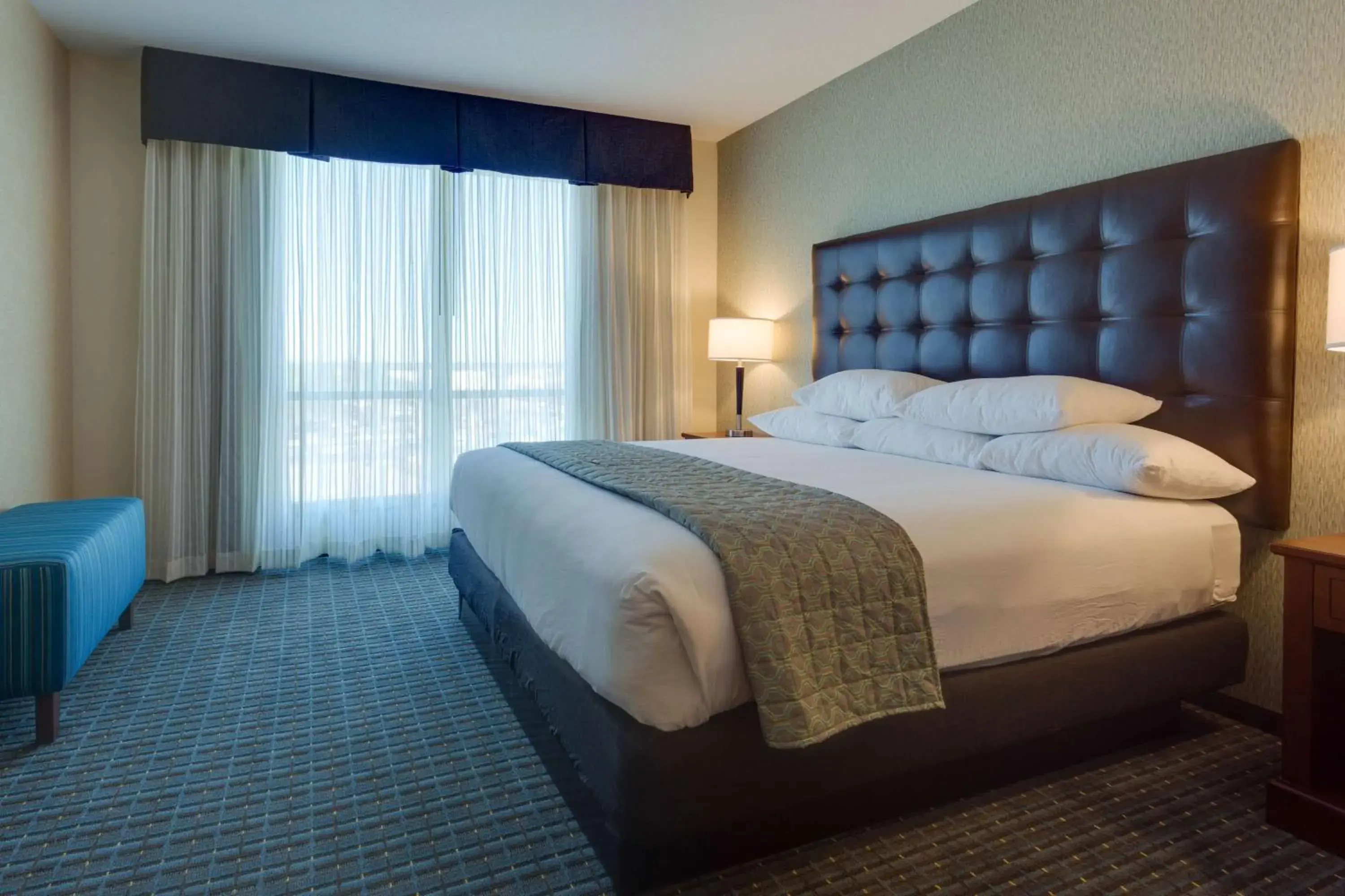 Bedroom, Bed in Drury Inn & Suites Gainesville Bedroom, Bed in Drury Inn & Suites Gainesville