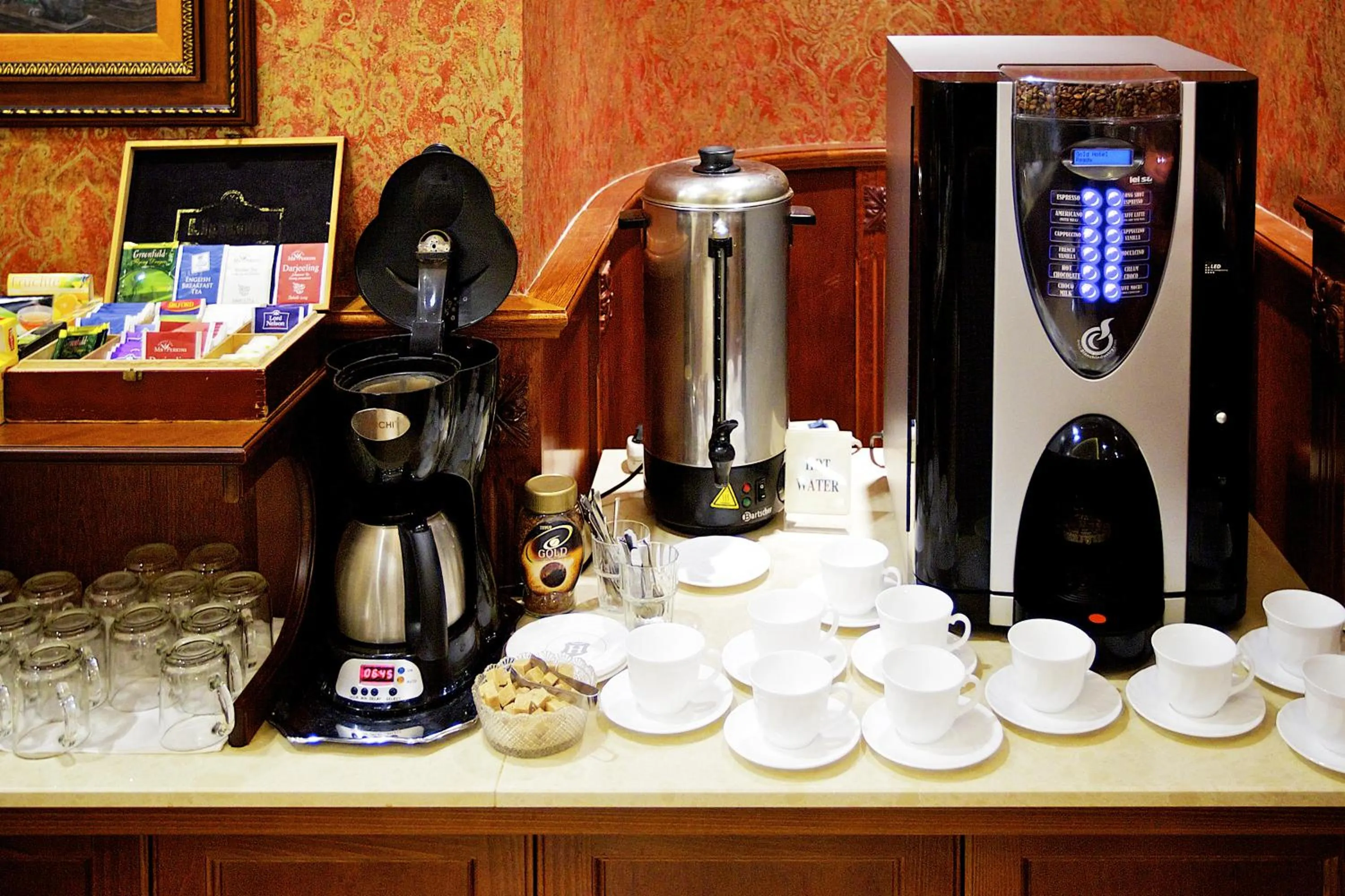 Breakfast in Gold Apartments