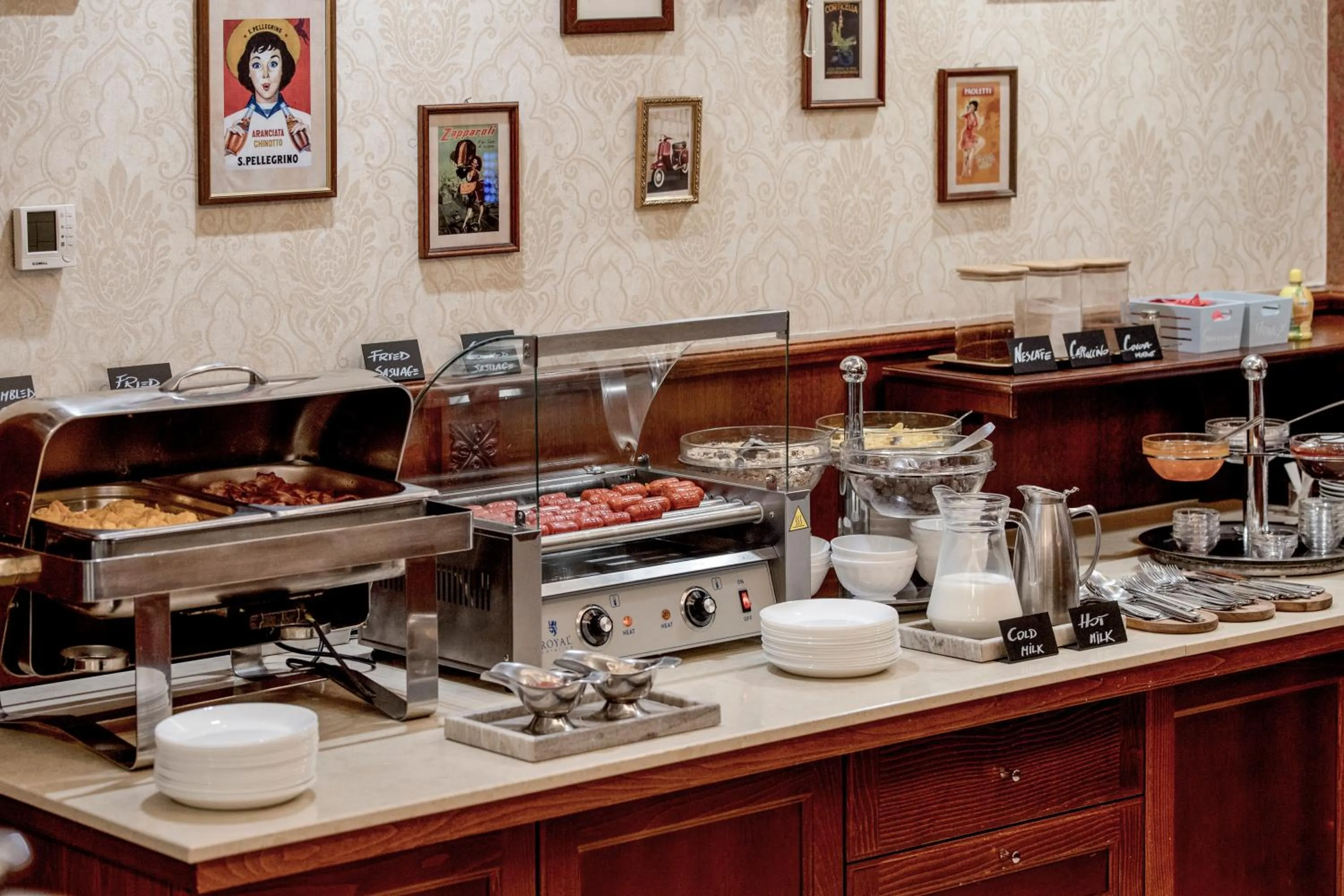 Breakfast in Gold Apartments