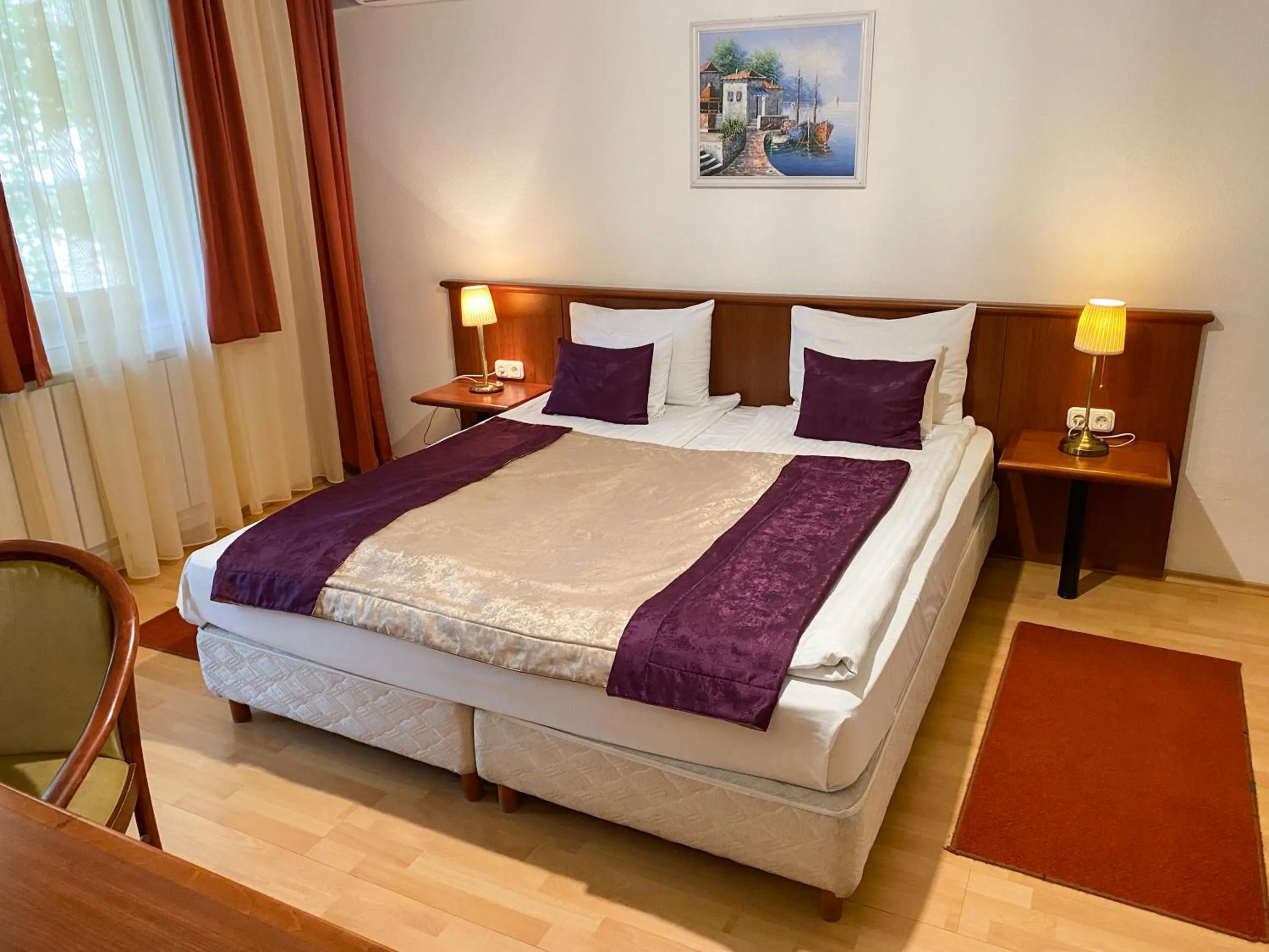 Bed in Gold Apartments