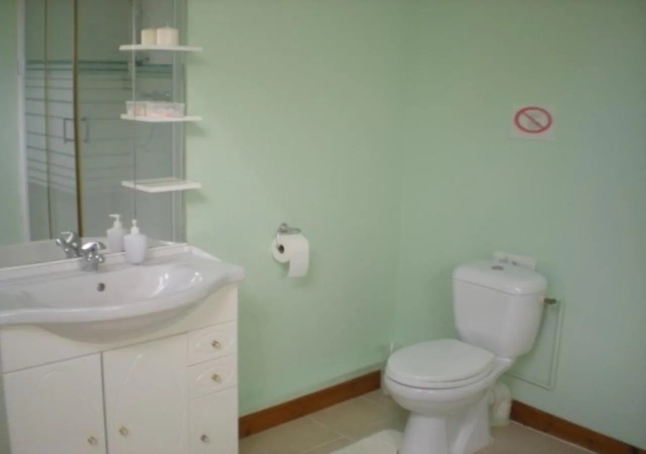 Shower in Le Chene Vert