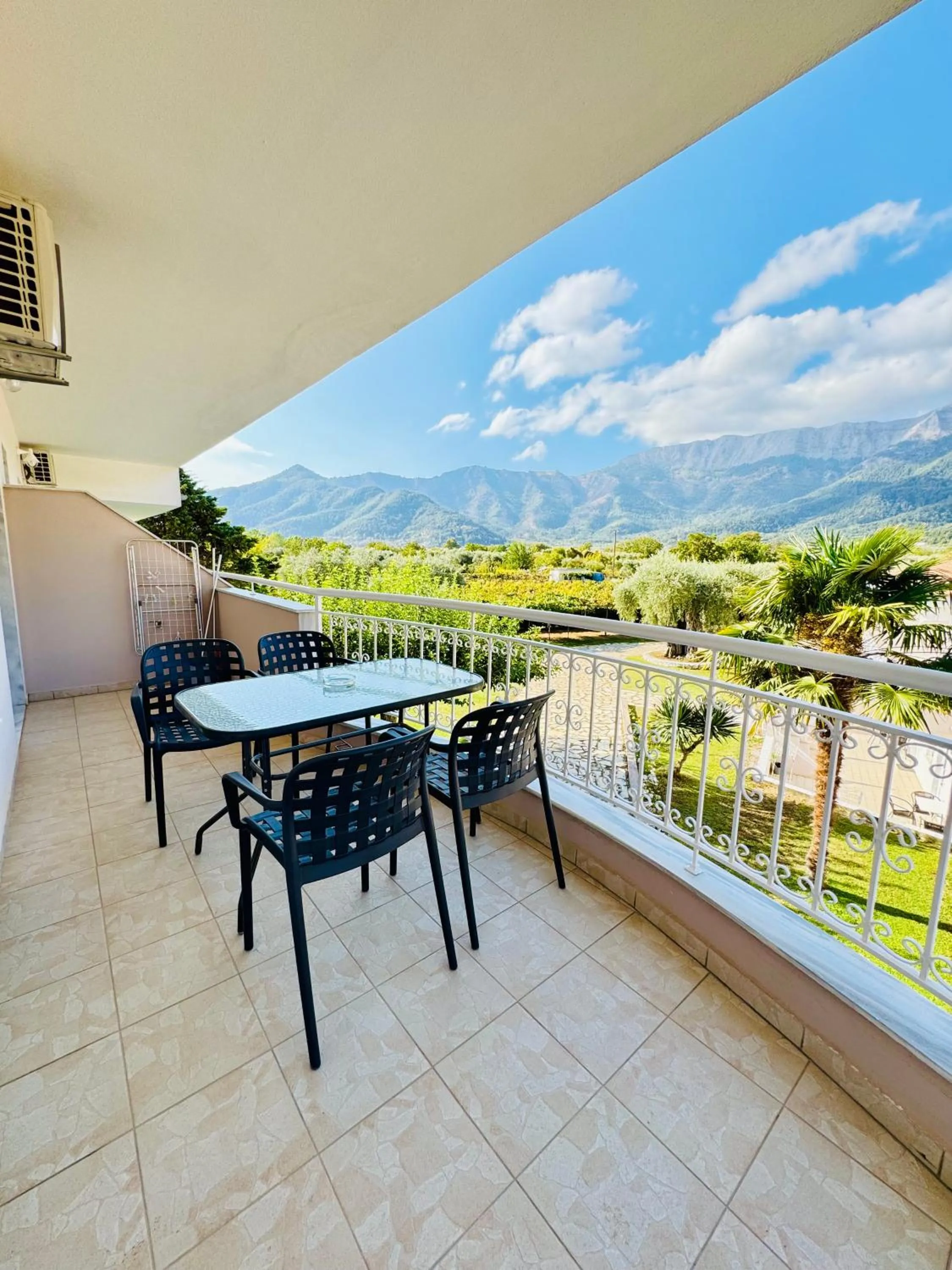 Balcony/Terrace in Aneton