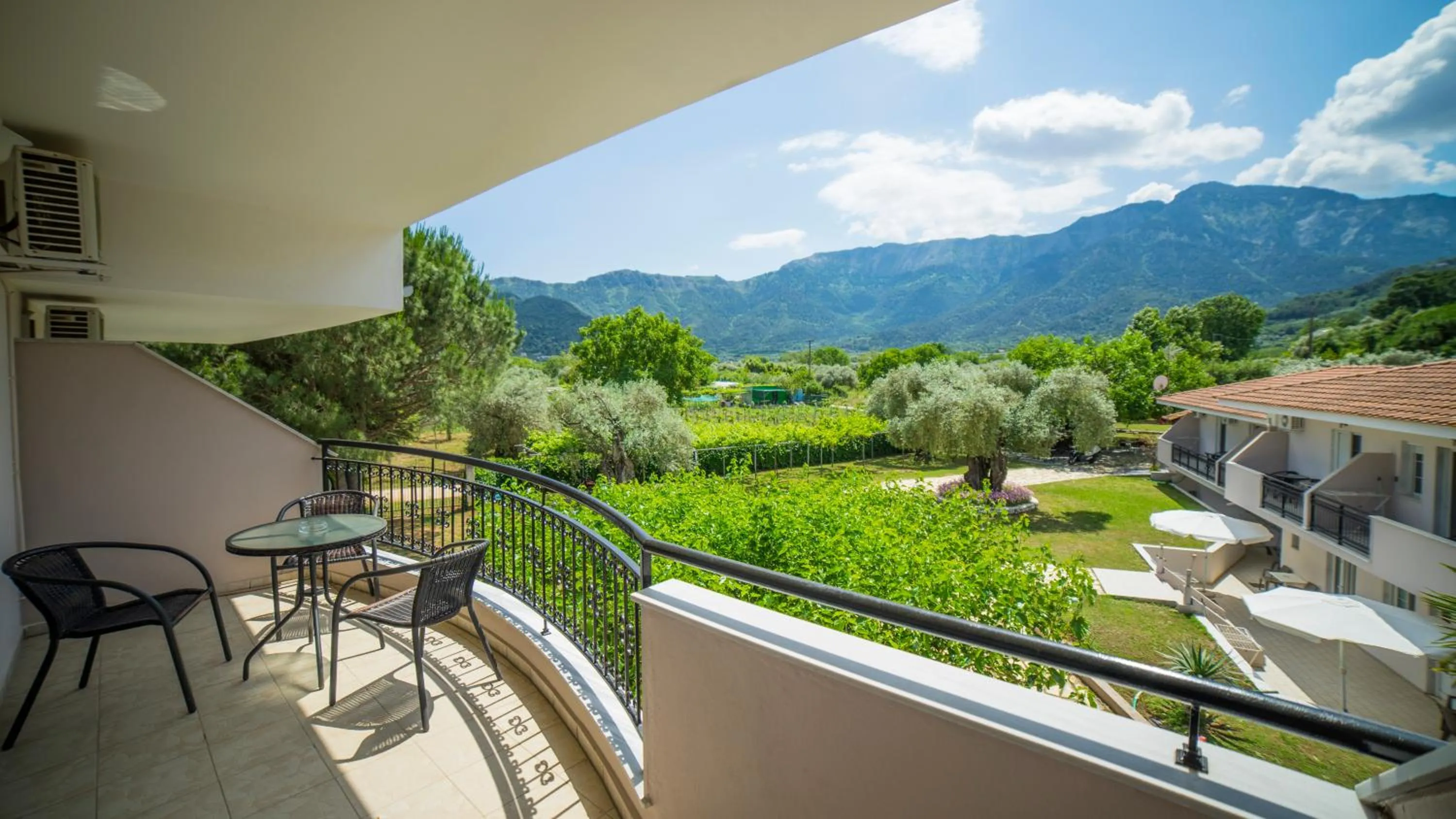 Balcony/Terrace in Aneton