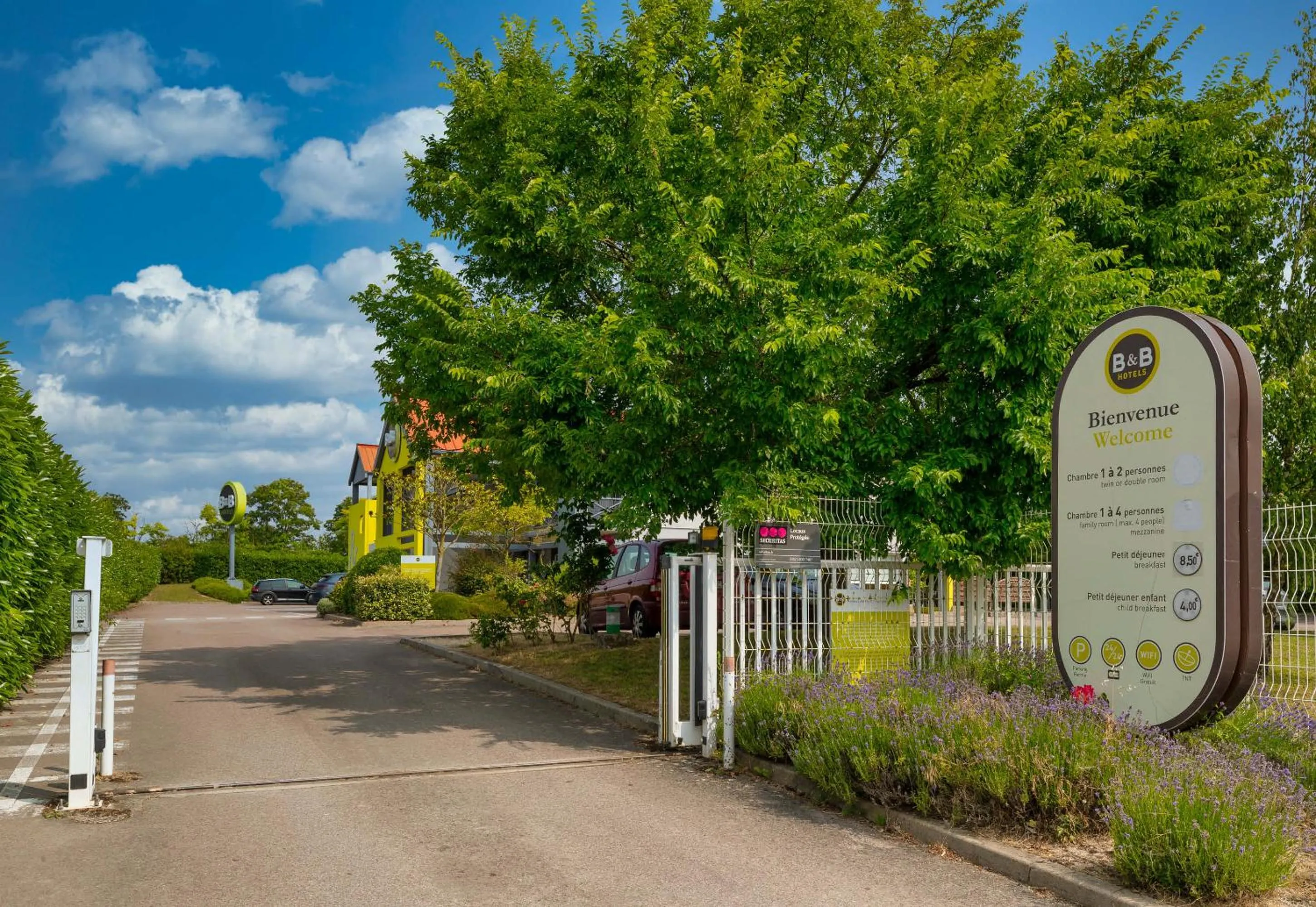 Parking in B&B HOTEL Troyes Barberey