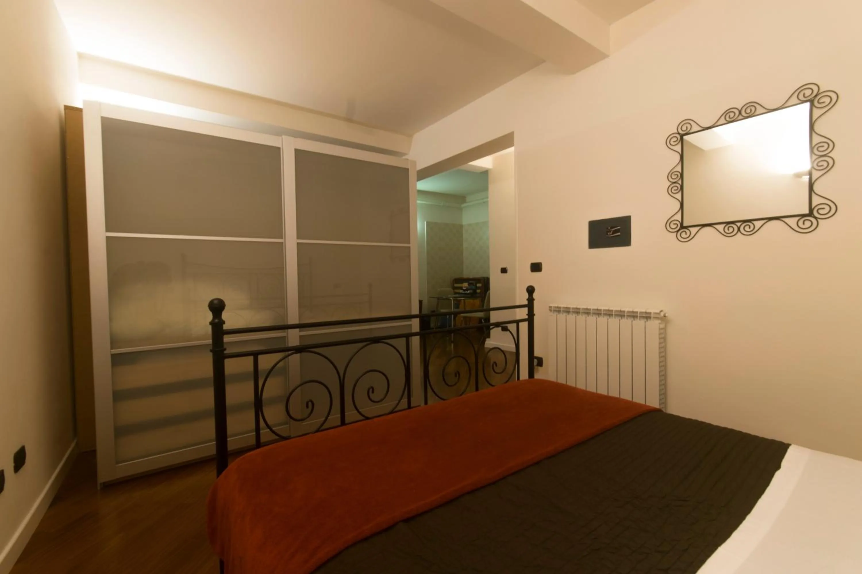Bed in Suite del Borgo - Affittacamere - Guest house
