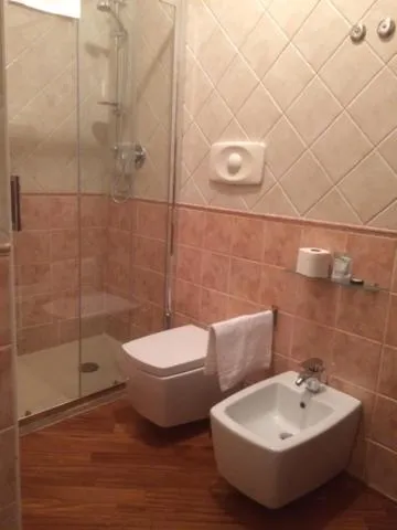 Bathroom in Suite del Borgo - Affittacamere - Guest house