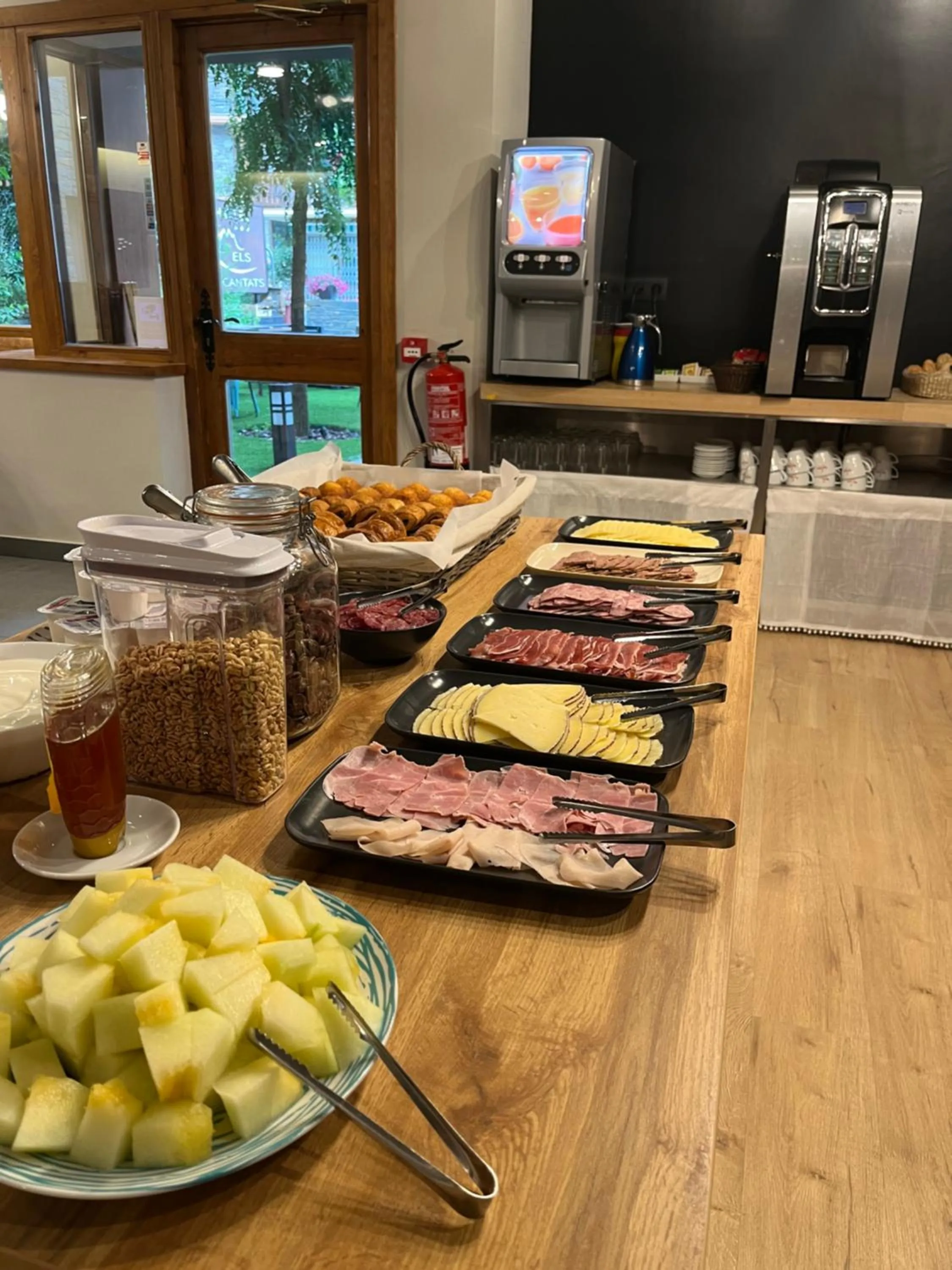 Breakfast in Hotel Els Encantats