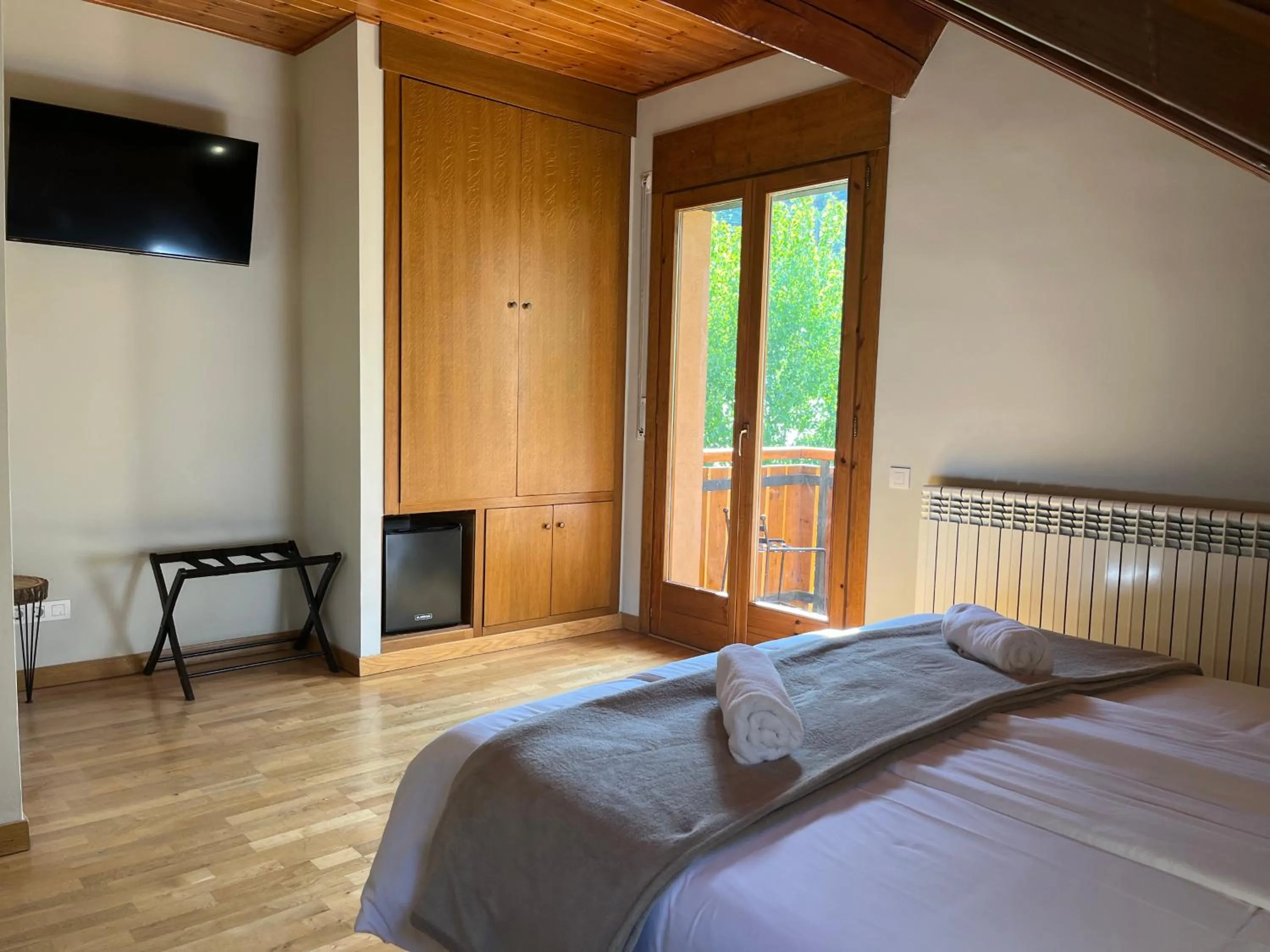 Bedroom, Bed in Hotel Els Encantats