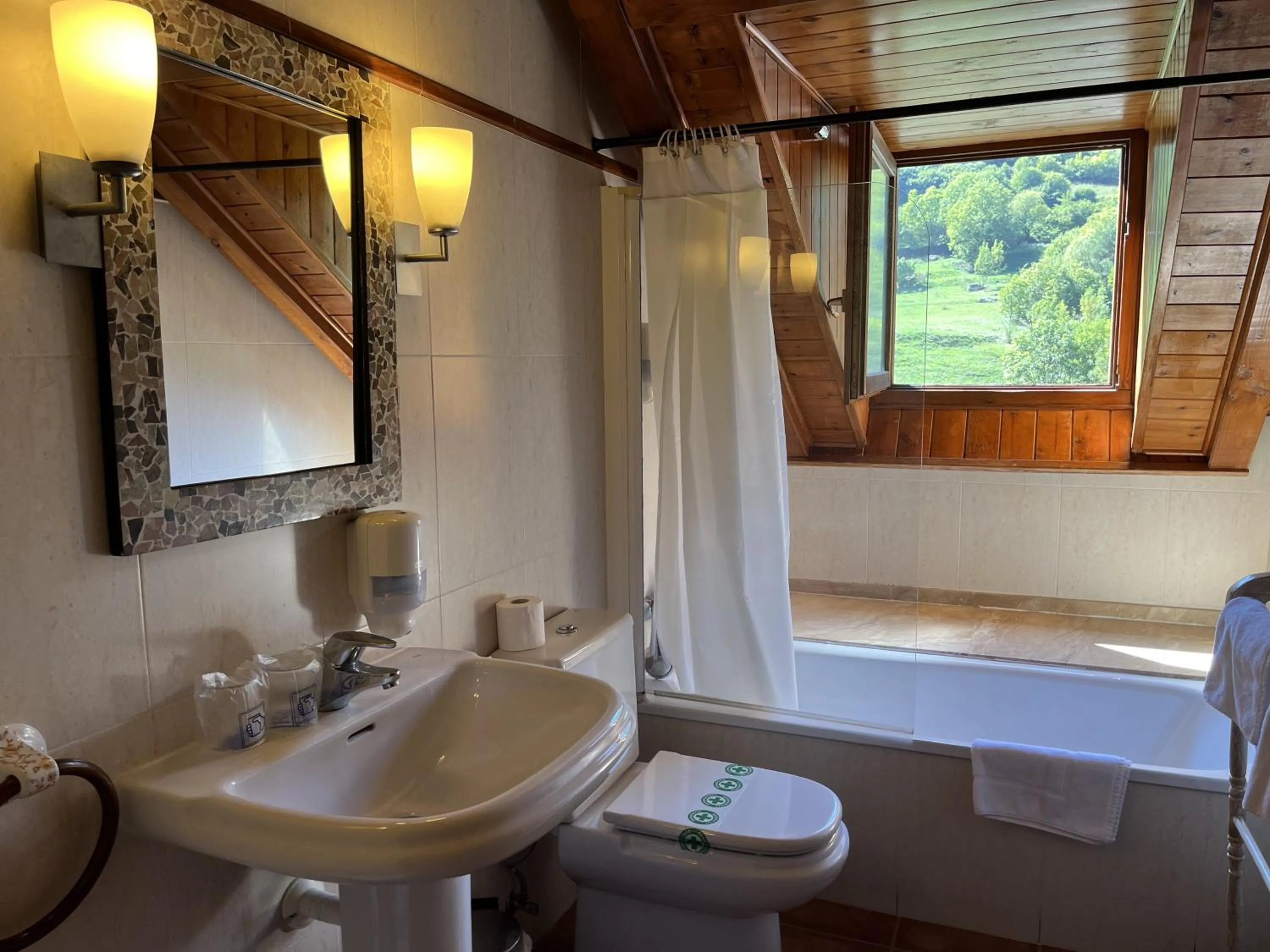 Bathroom in Hotel Els Encantats