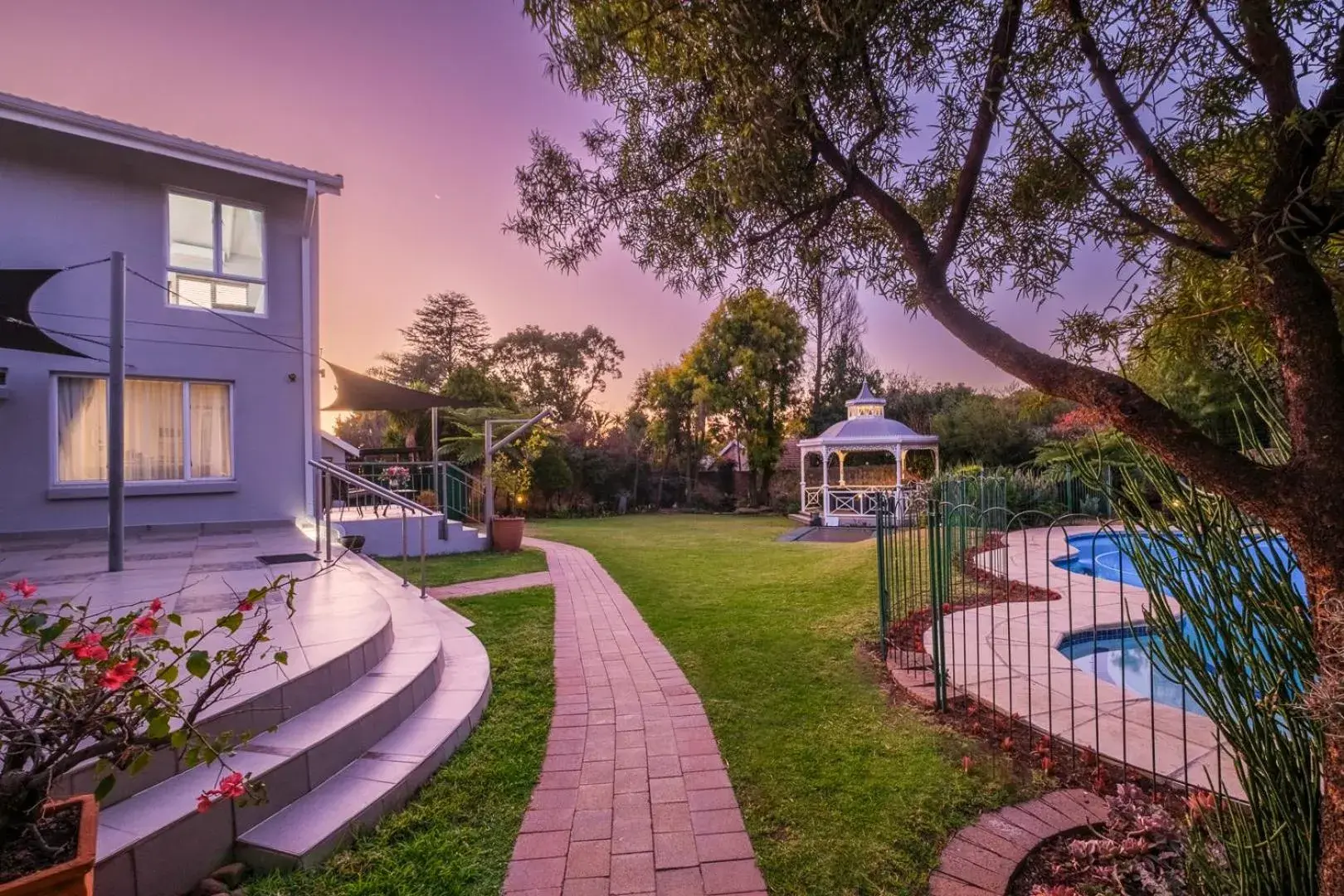 Family Suite with Kitchenette - single occupancy in 49-on-Cherry Family Suite with Kitchenette - single occupancy in 49-on-Cherry