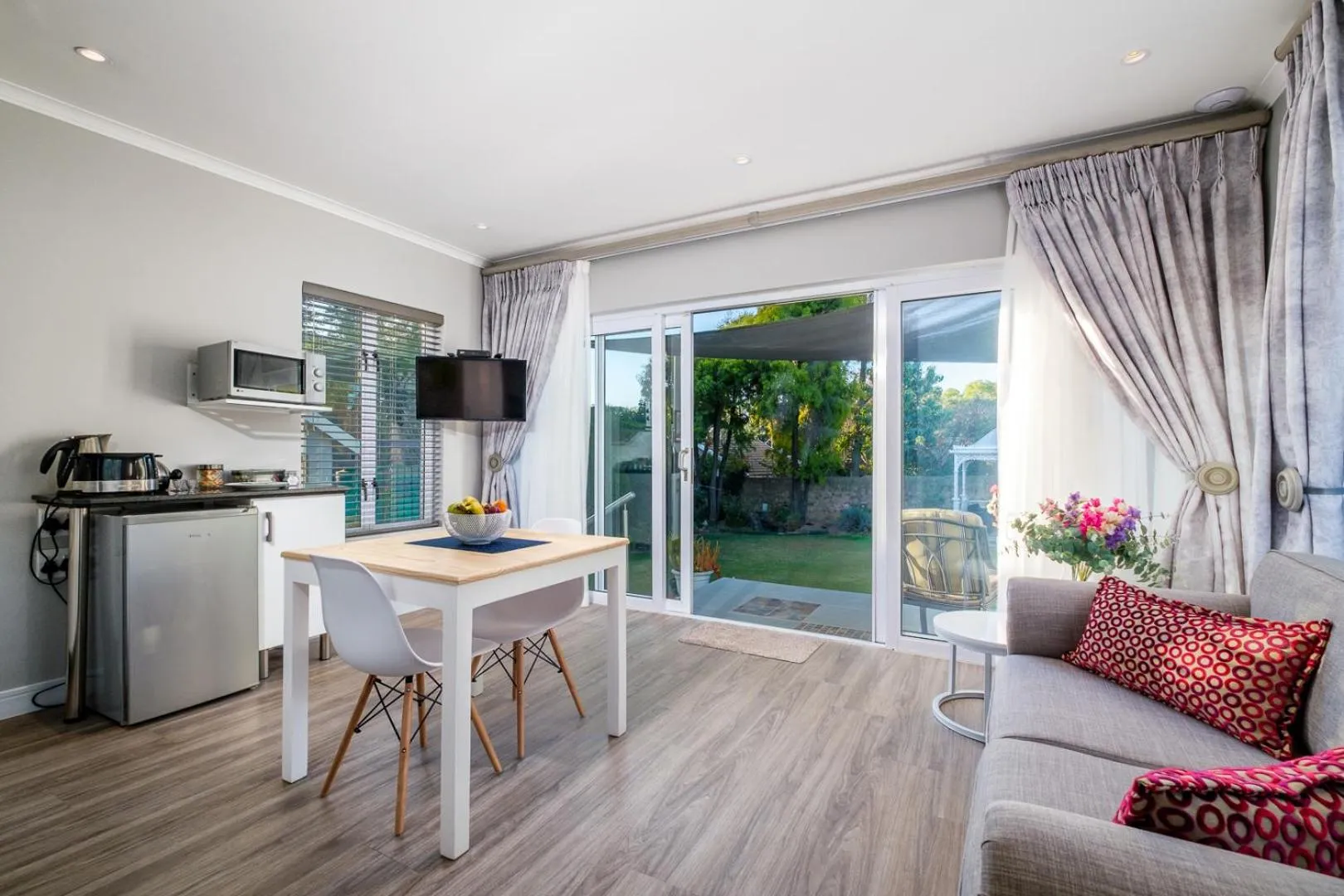 TV and multimedia in 49-on-Cherry