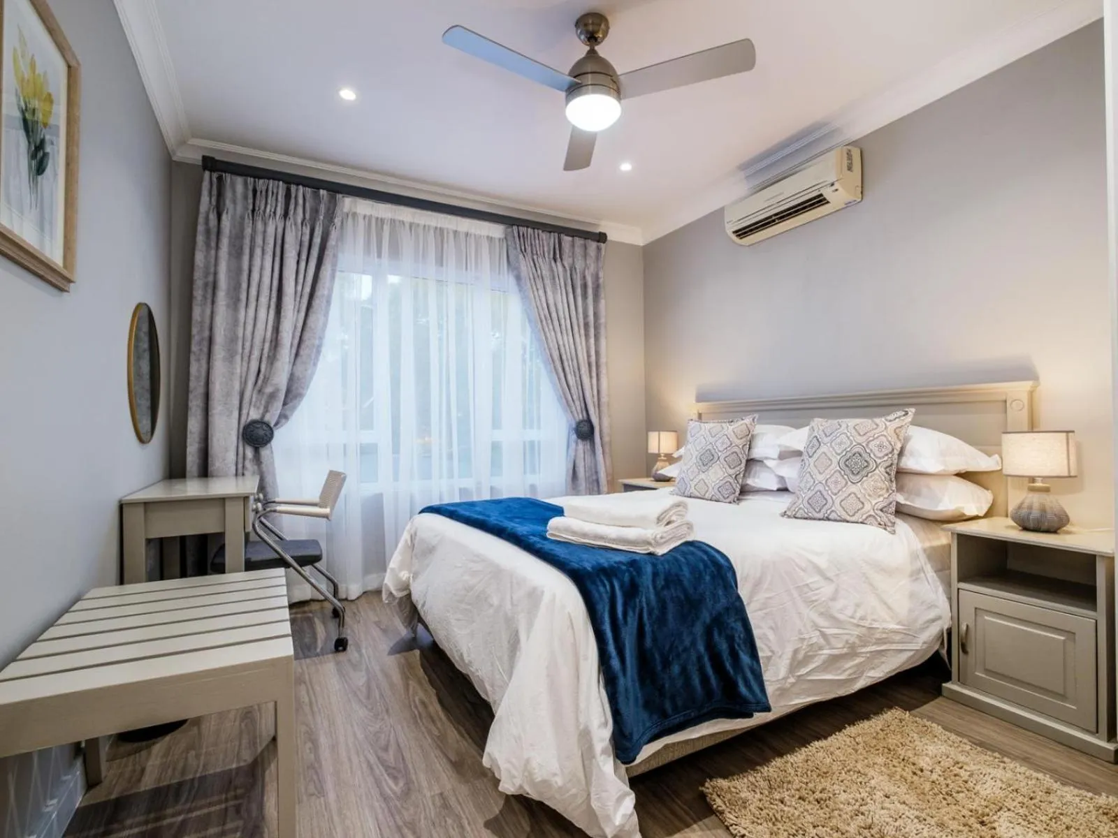 Bedroom, Bed in 49-on-Cherry