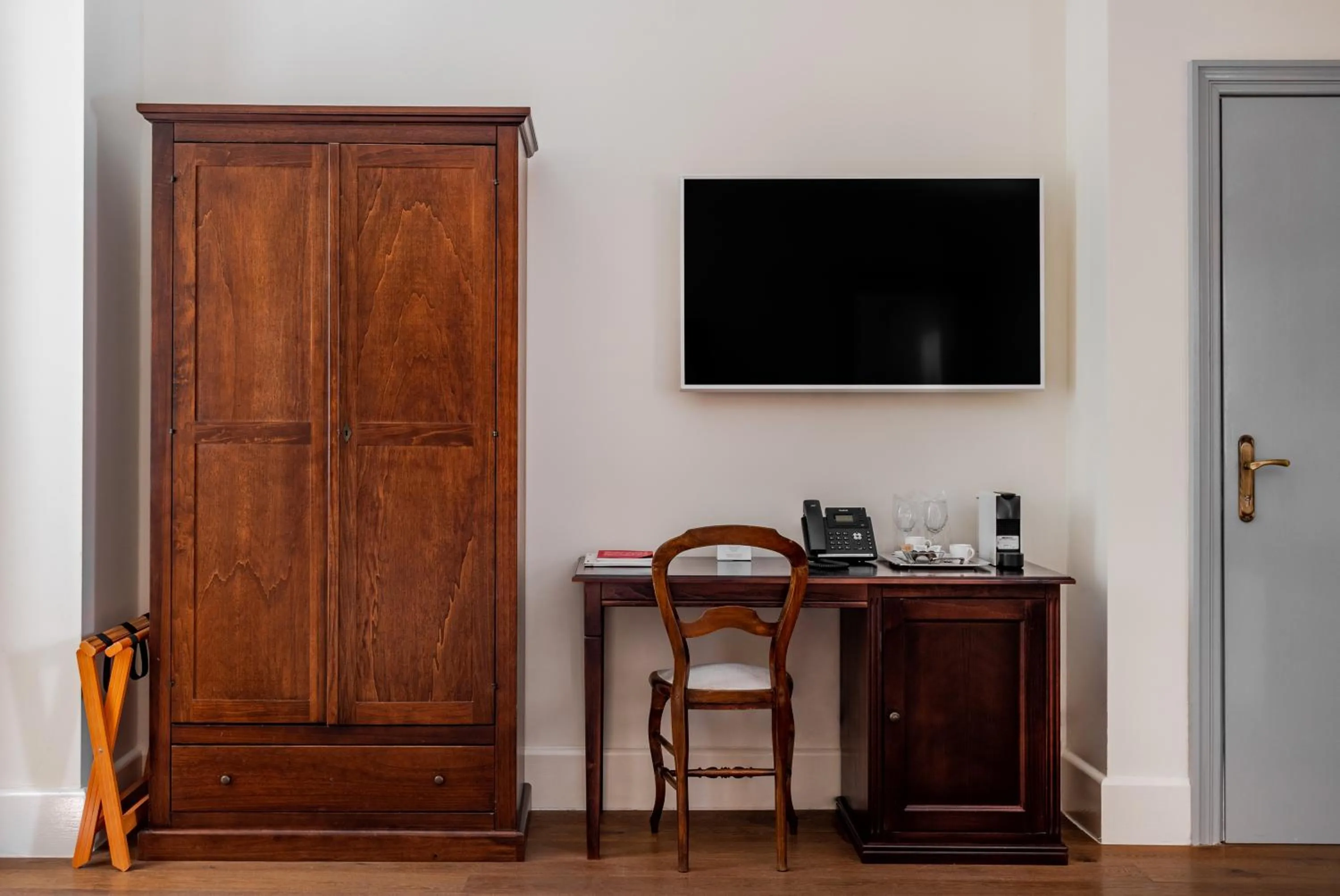 TV and multimedia in Heritage Hotel Martinis Marchi