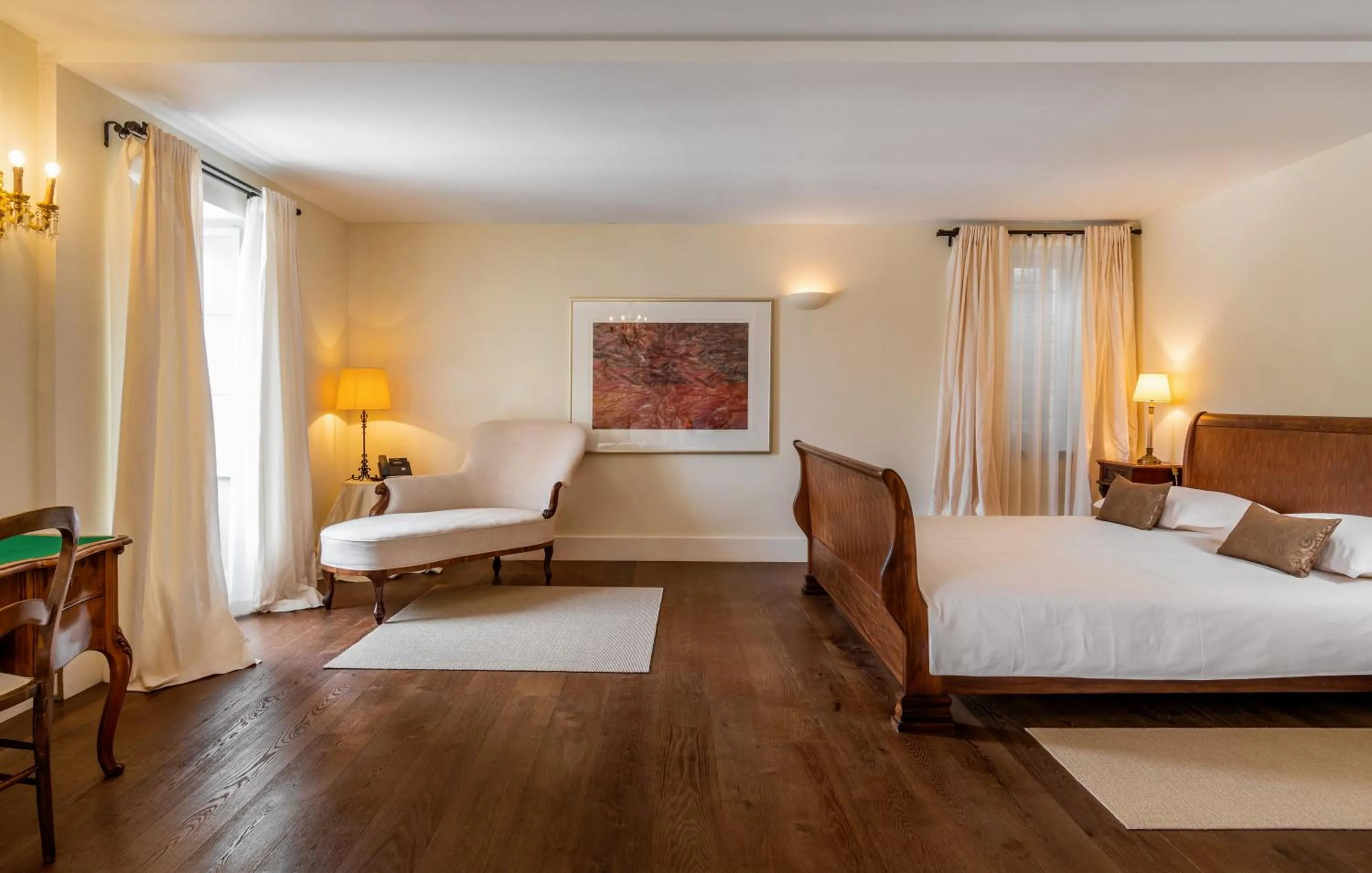 Bed in Heritage Hotel Martinis Marchi