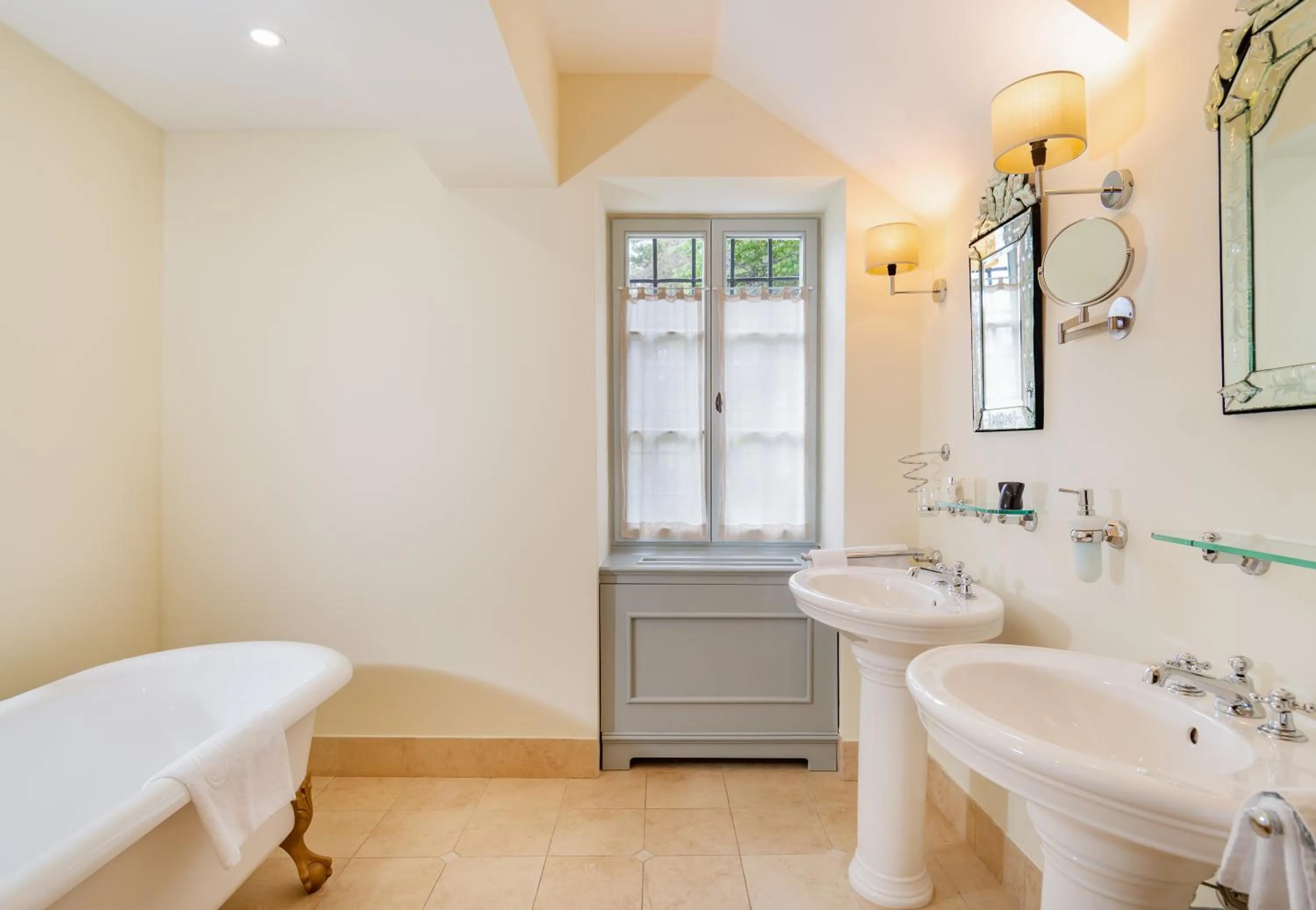 Bathroom in Heritage Hotel Martinis Marchi