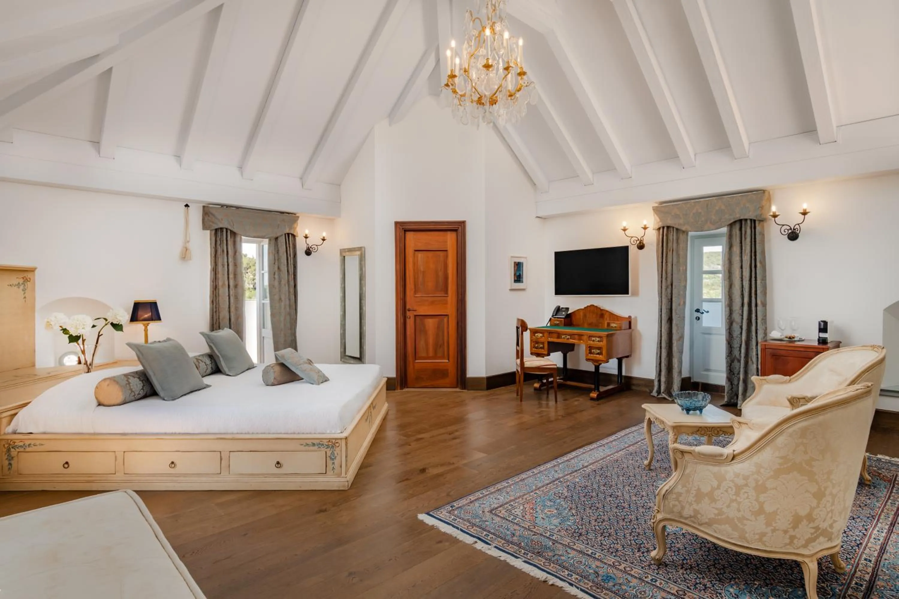 Photo of the whole room, Bed in Heritage Hotel Martinis Marchi