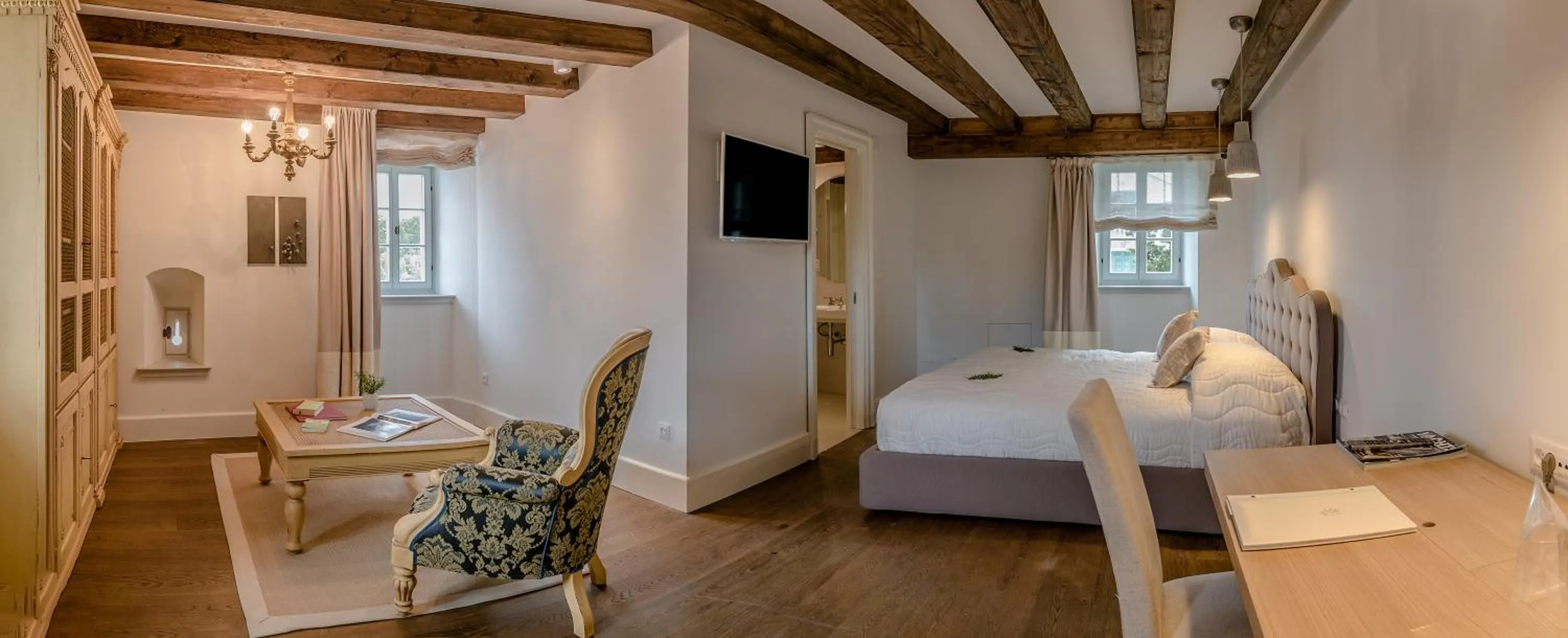 Day, Bed in Heritage Hotel Martinis Marchi