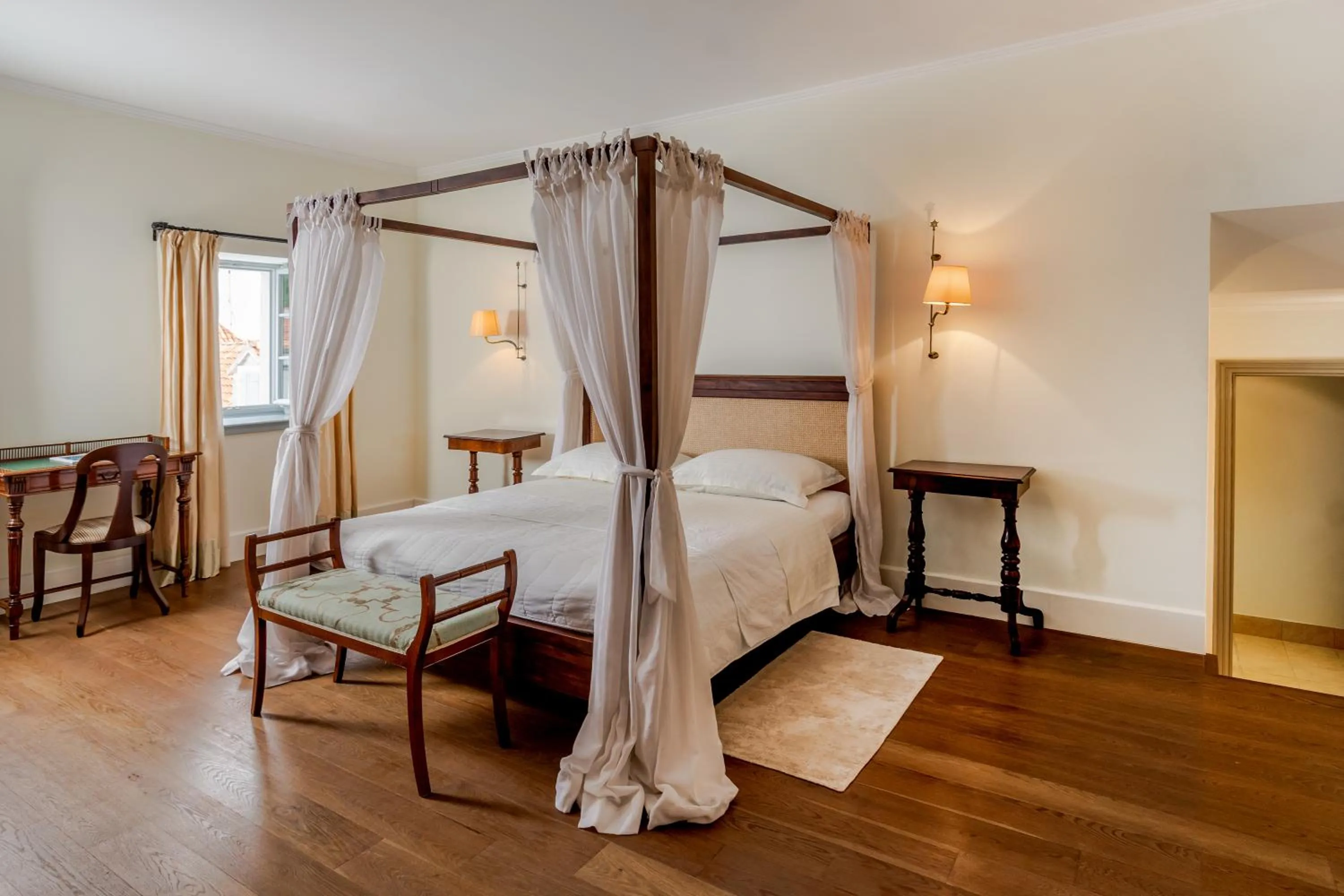 Bed in Heritage Hotel Martinis Marchi