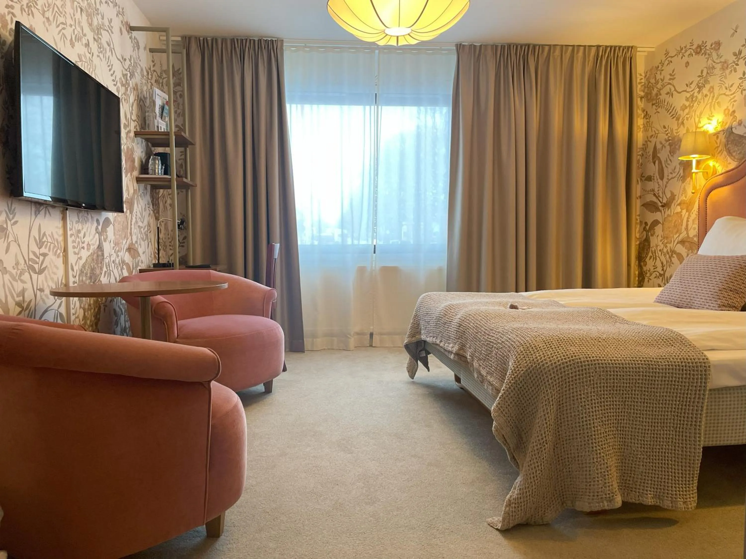 Bedroom, Bed in Hotel Bellevue