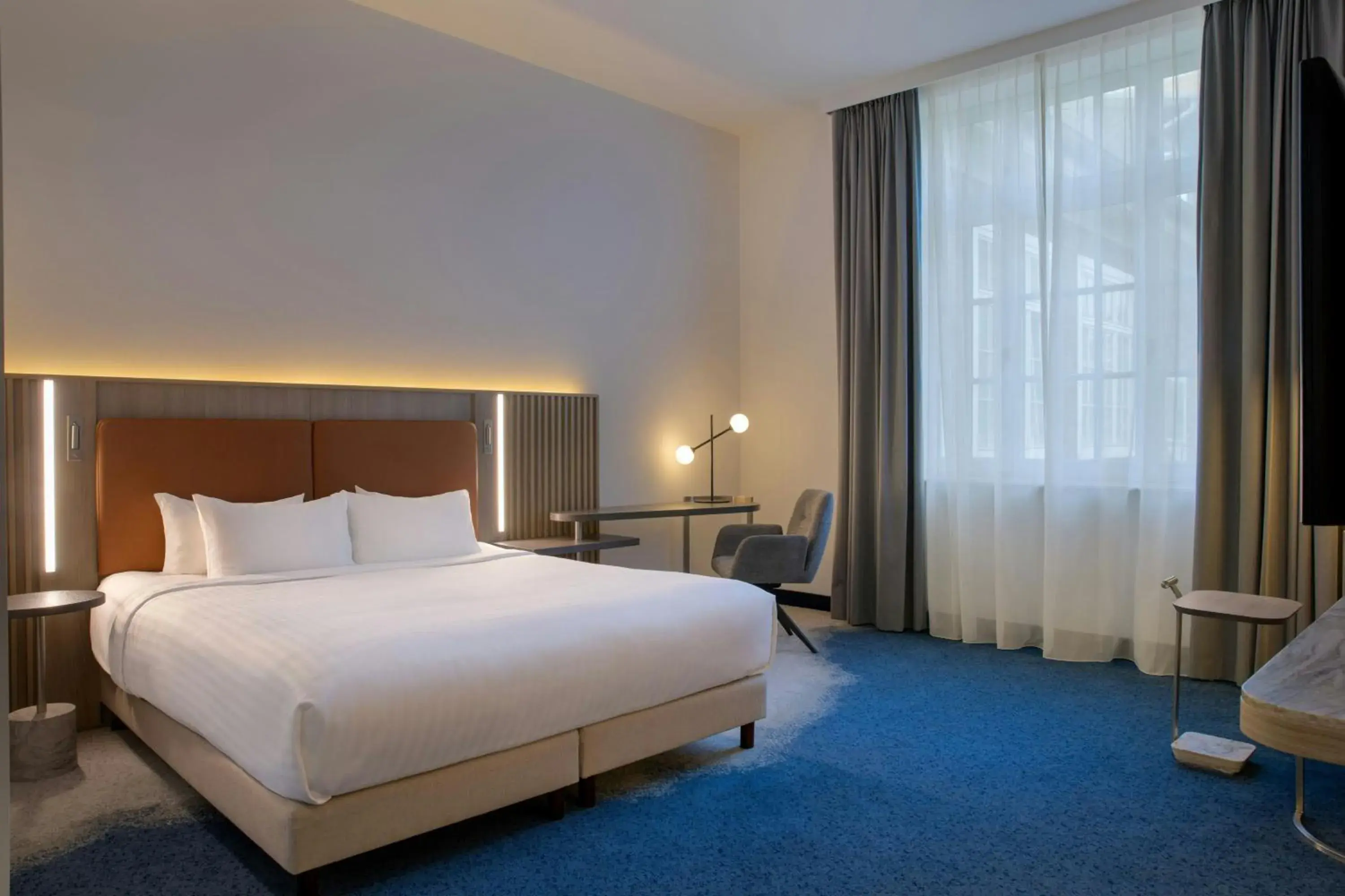 Comfort Room, Guest Room, 1 King, Lloyd Building in Courtyard by Marriott Bremen Comfort Room, Guest Room, 1 King, Lloyd Building in Courtyard by Marriott Bremen